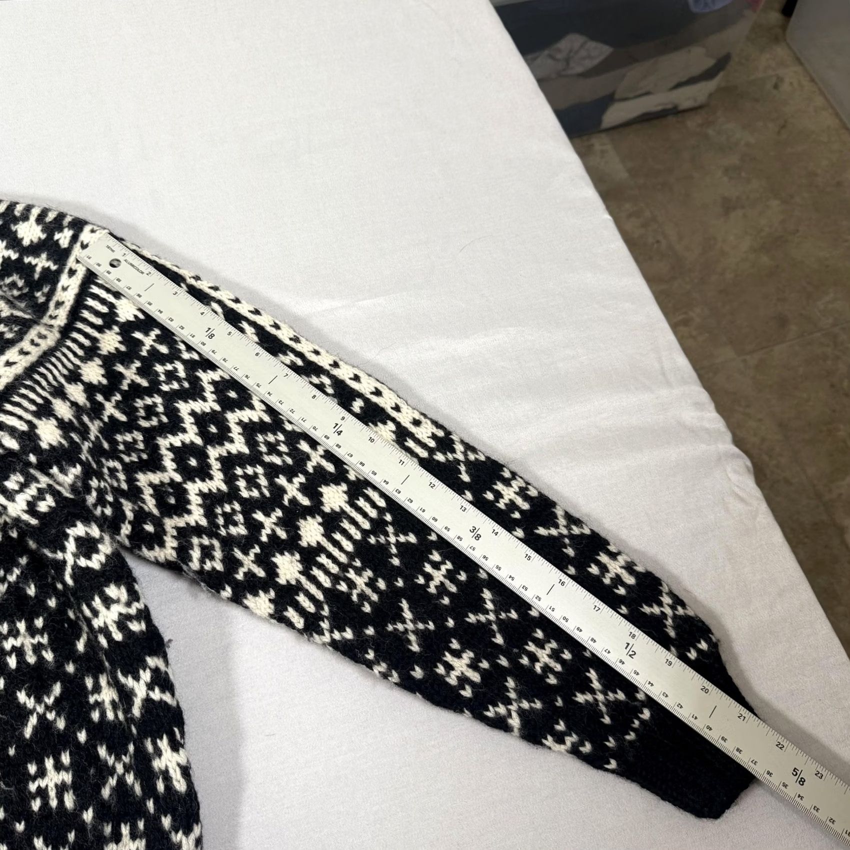 Vintage VINTAGE LL Bean Sweater Womens Medium Black Wool Henley Fair Isle 90s Mens Girls Womens Size M / US 6-8 / IT 42-44 - 6 Thumbnail