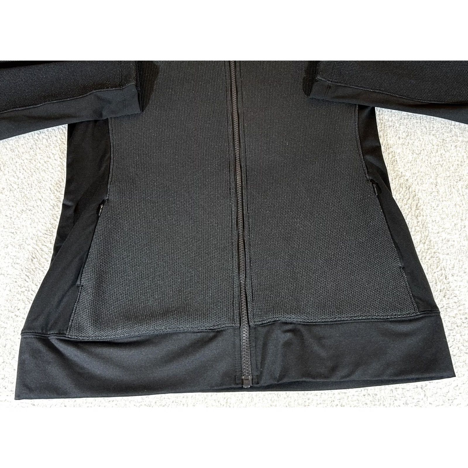 Under Armour Under Armour Jacket Womens Large Black Hooded Zip Infrared Running Gym Workout - Womens Large Jacket Black Hooded Full Zip Pockets Stretch Size L / US 10 / IT 46 - 2 Thumbnail