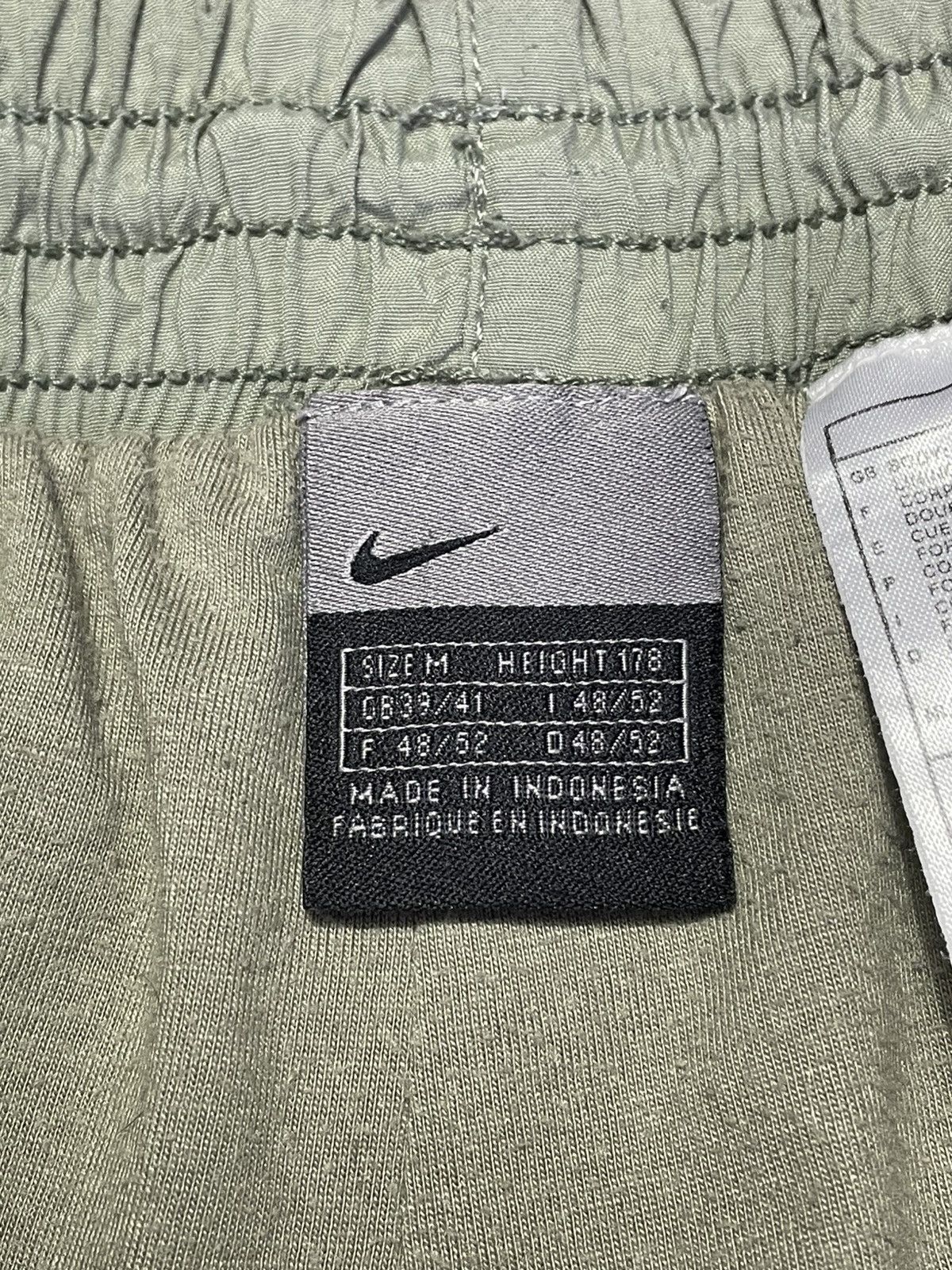 Nike 00s Nike Vintage Nylon Baggy Swoosh Drill Joggers Pants Y2K Size US 32 / EU 48 - 9 Thumbnail