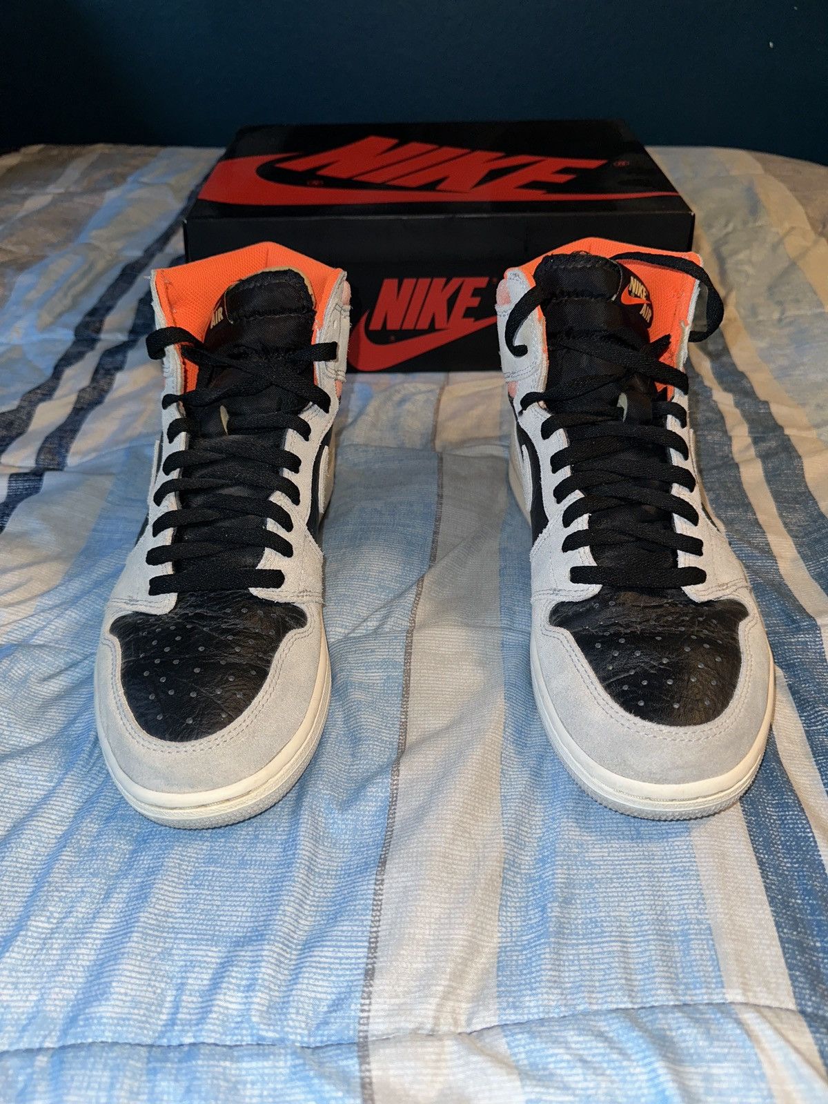 Jordan Brand Air Jordan 1 OG “Neutral Grey” Size US 11 / EU 44 - 3 Thumbnail