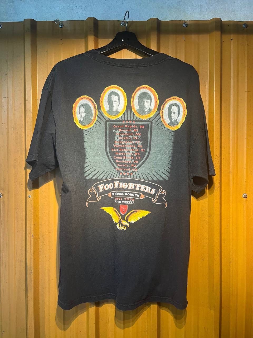 Band Tees VERY RARE FOOFIGHTERS IN YOUR HONOR TOUR Size US XL / EU 56 / 4 - 6 Thumbnail