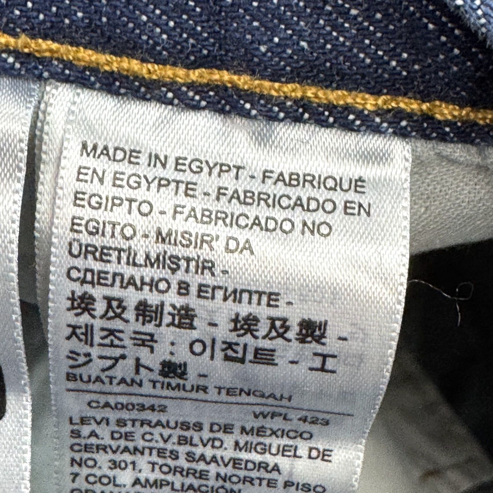 Levi's Levi's 501 Jeans Mens 38x34 Blue Denim Button Fly Straight Classic Chore Jeans Mens Regular 38 Blue Denim Cotton 5-Pocket Design Vintage: No Size US 38 / EU 54 - 7 Thumbnail