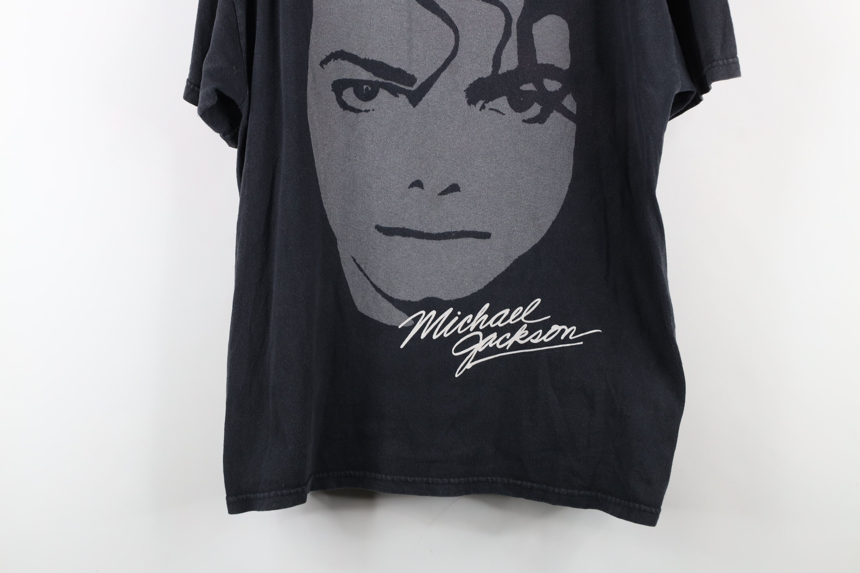 Vintage Vintage This Is It Michael Jackson Documentary T-Shirt Black Size US L / EU 52-54 / 3 - 3 Thumbnail