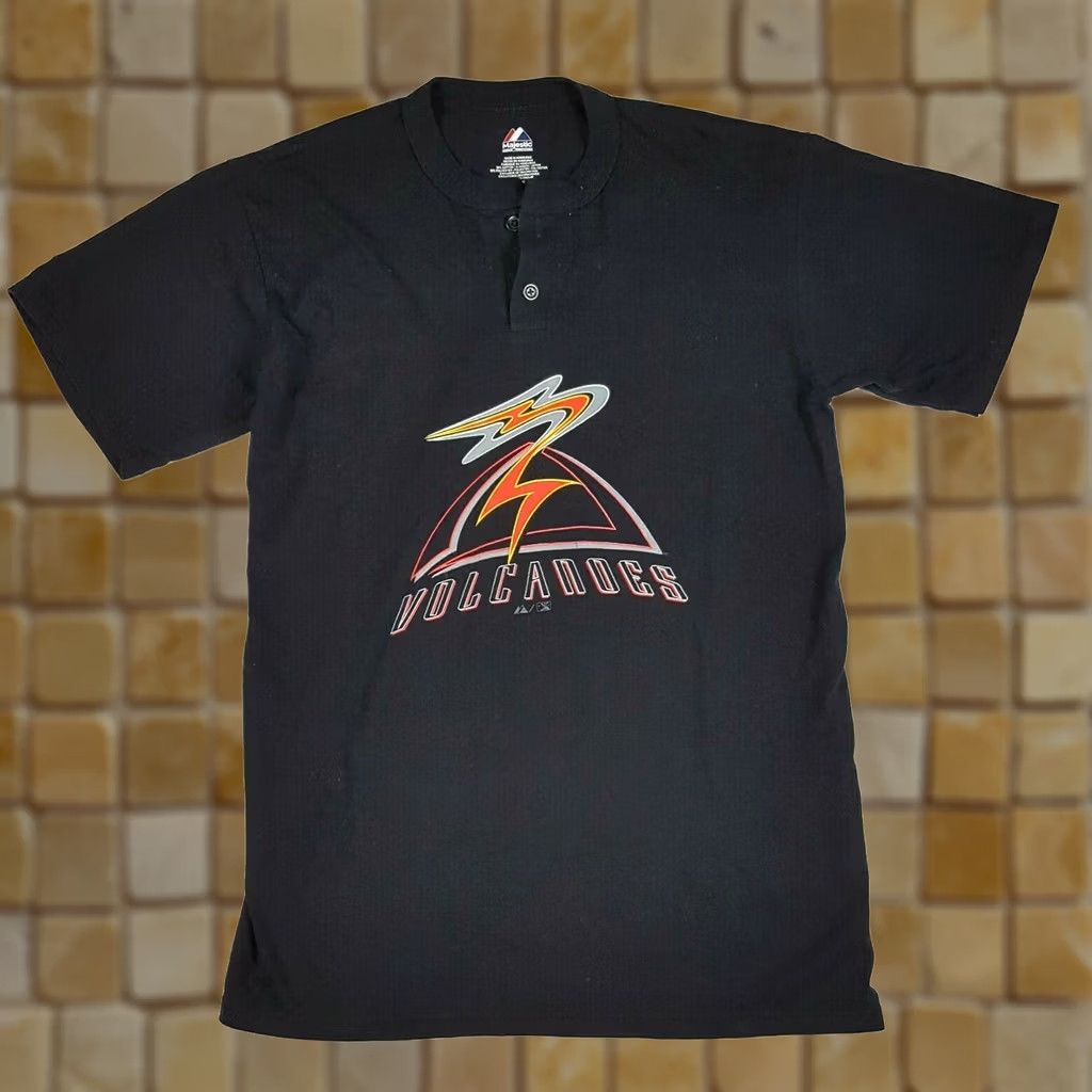 Vintage VINTAGE Majestic Salem-Keizer Volcanoes Men's S MILB Baseball Short Sleeve Henley T Shirt Black Size US S / EU 44-46 / 1 - 1 Thumbnail