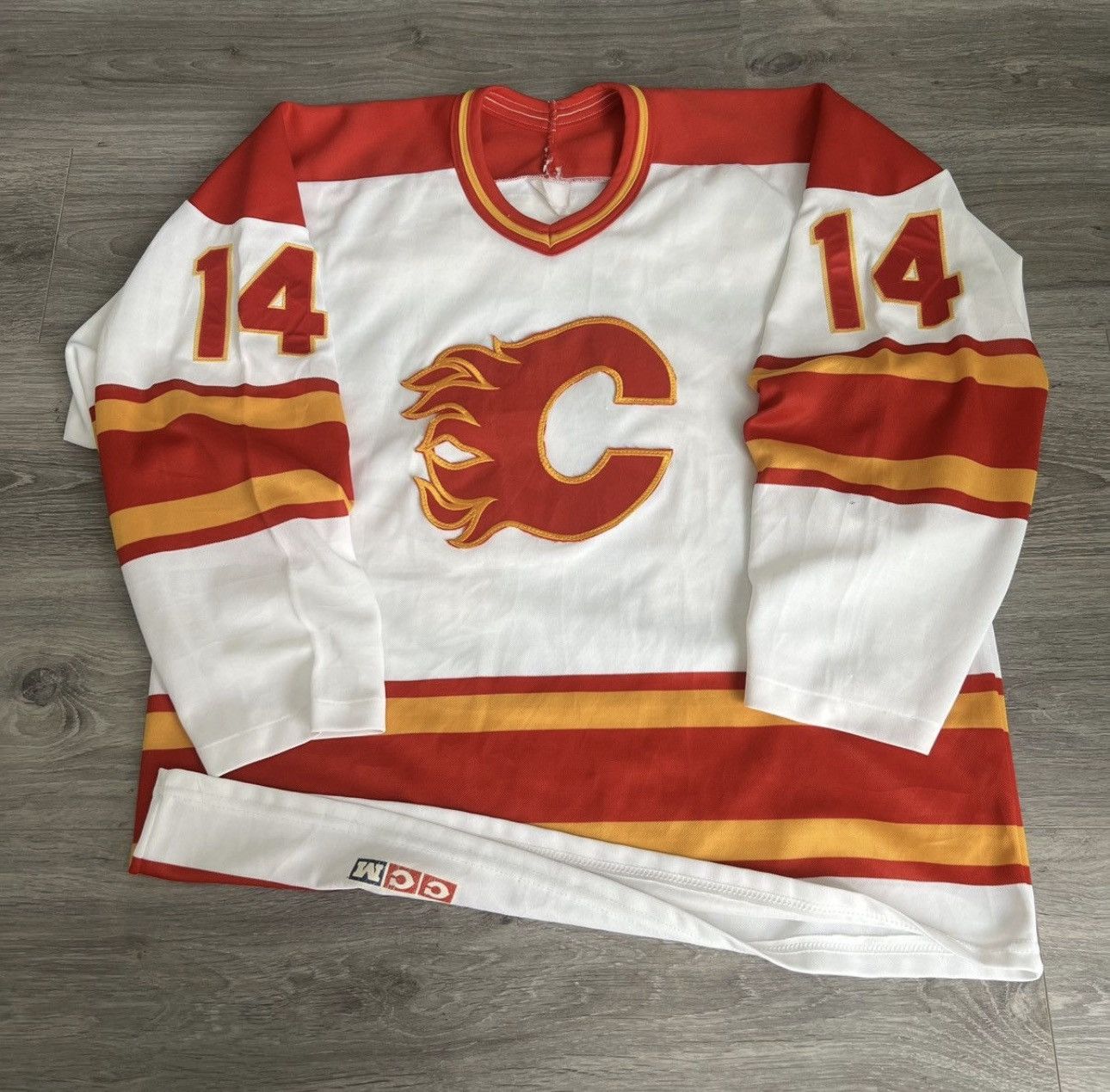 Ccm 1980s calgary flames jersey theo fluery Size US M / EU 48-50 / 2 - 2 Thumbnail