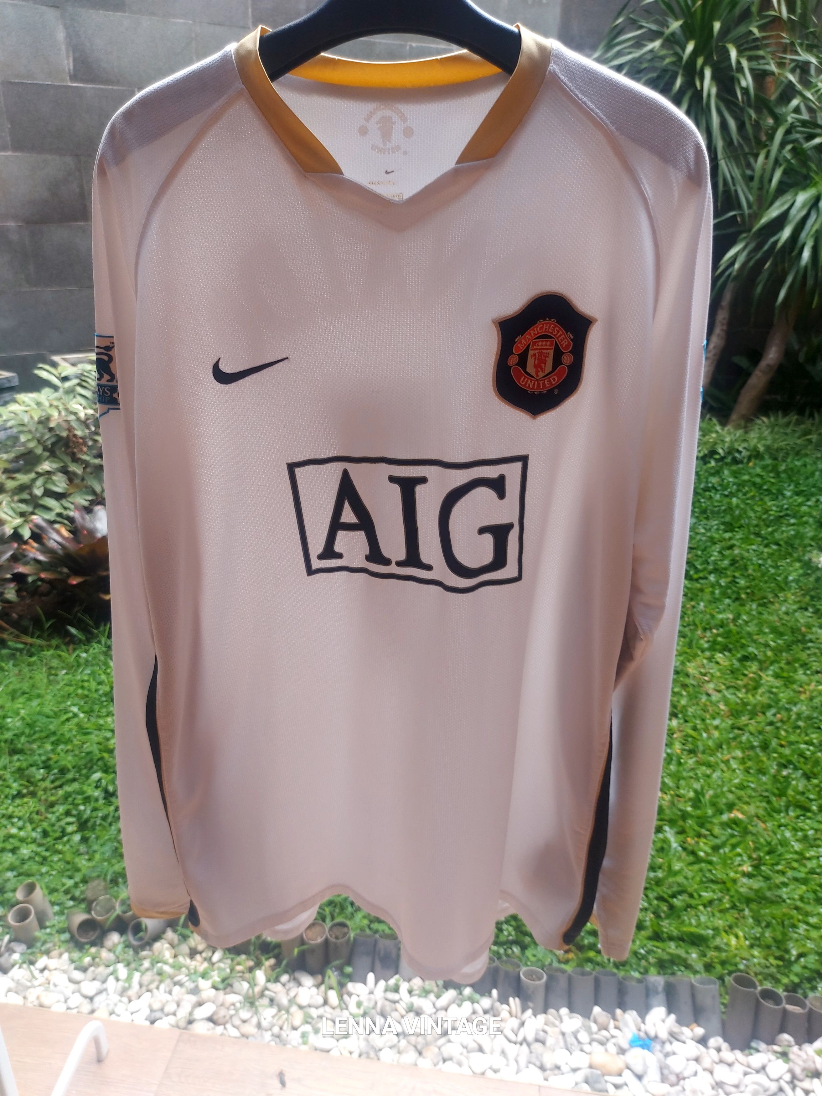 image of Nike X Vintage Manchester United 2006 2007 Longsleeve in White, Men's (Size XL)