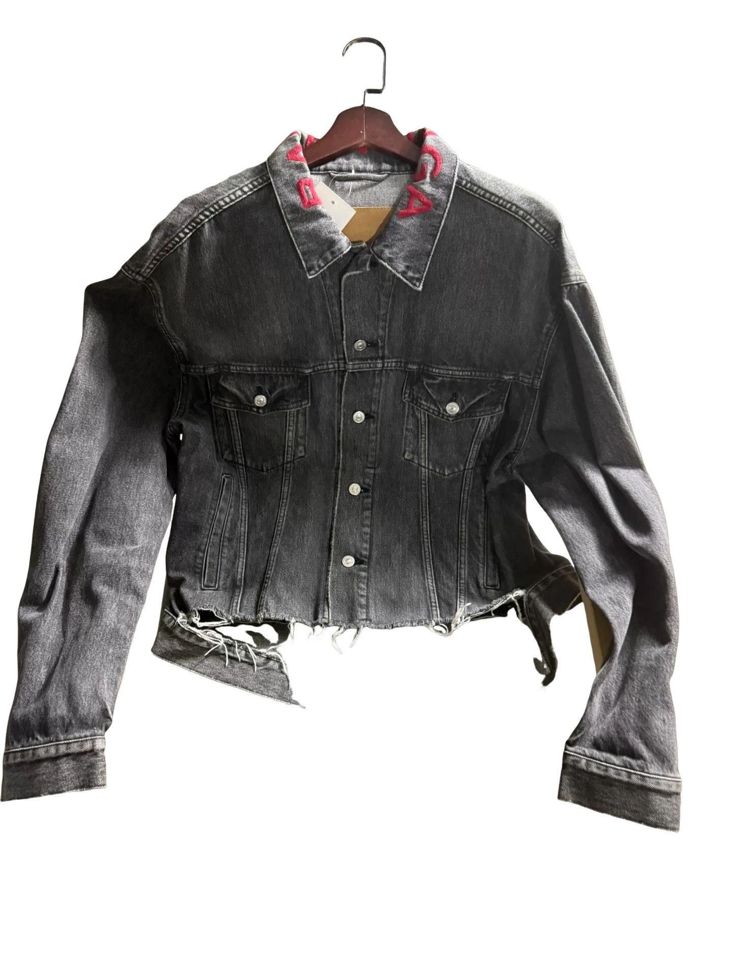 Balenciaga Balenciaga Distressed Logo Collar Denim Jacket 36 Size XS / US 0-2 / IT 36-38 - 1 Thumbnail