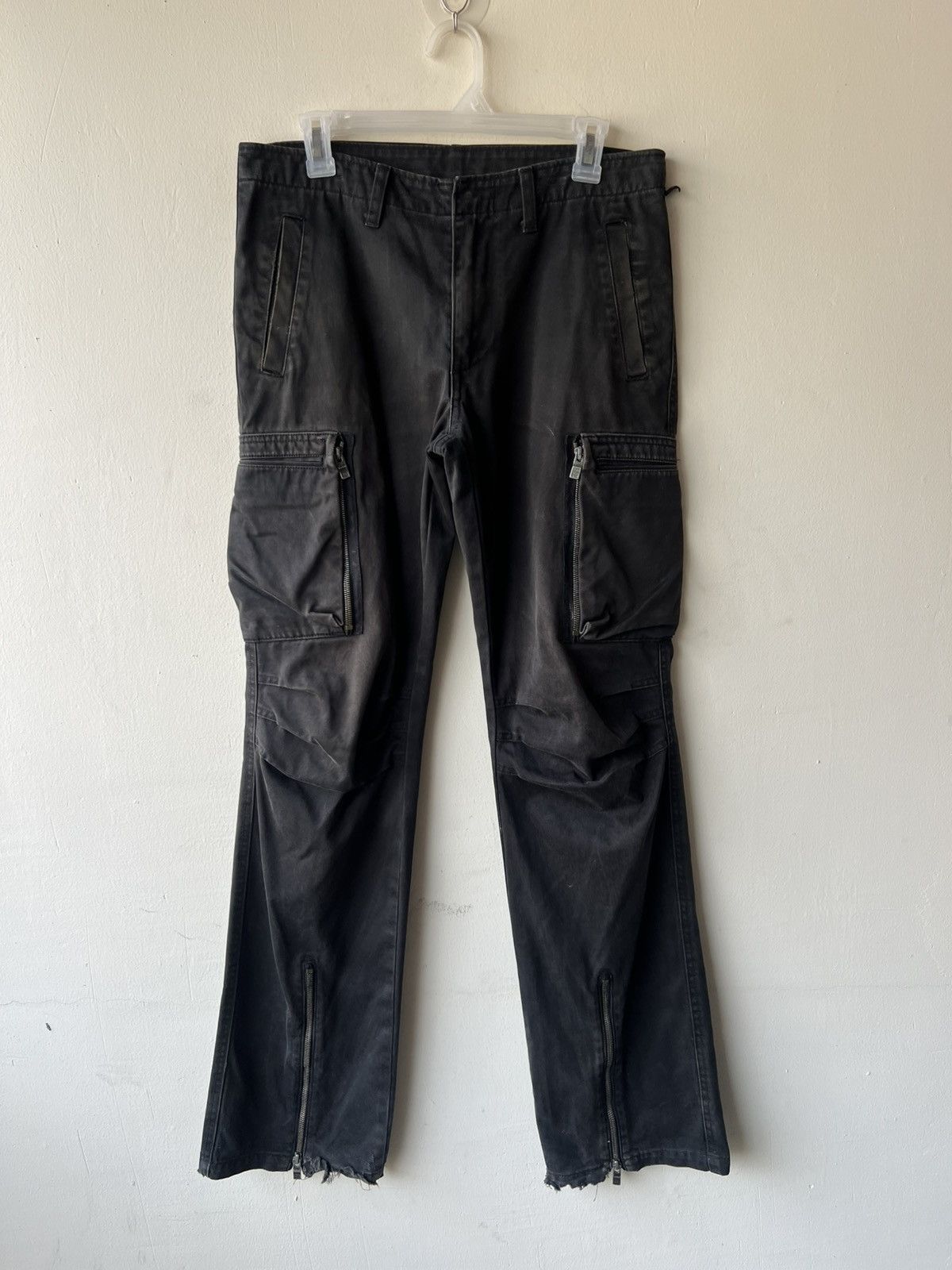 wjk WJK Japan Distressed Sun Faded Black Cargo Trouser Pant Size US 30 / EU 46 - 2 Thumbnail