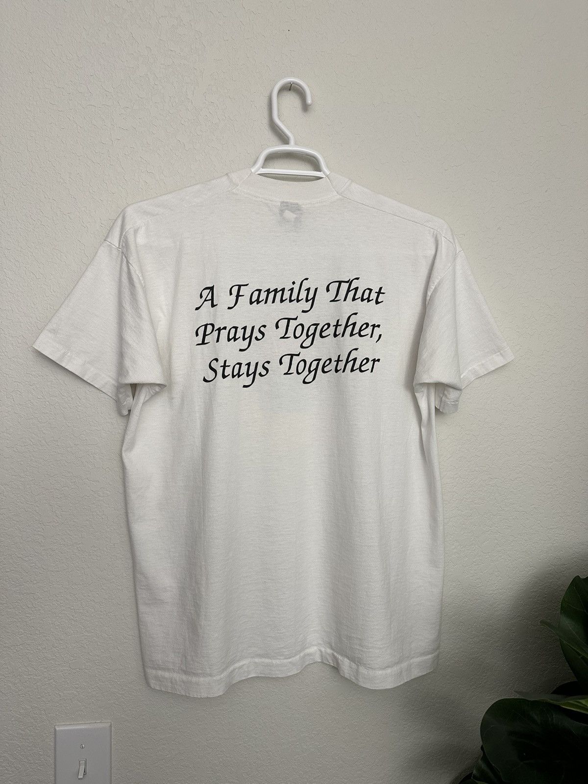 Vintage Vintage “A Family That Prays Together Stays Together” Tshirt Size US XL / EU 56 / 4 - 3 Thumbnail