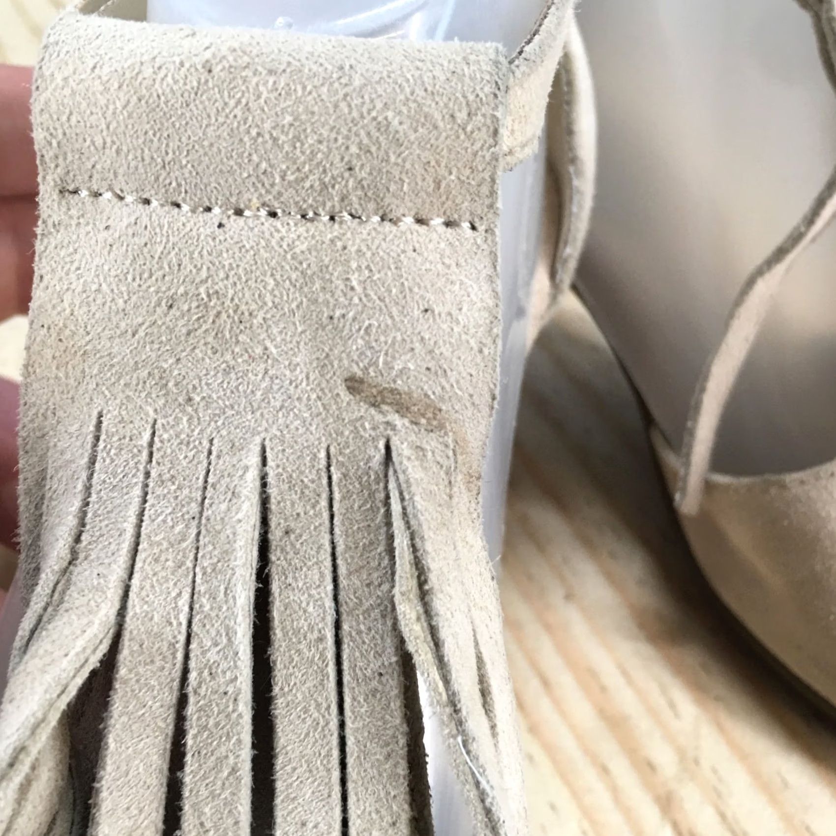 Vintage Aerosoles Sandal Women 6M Beige Wingback Fringe Peep Toe Ankle Strap Suede Size US 6 / IT 36 - 6 Thumbnail