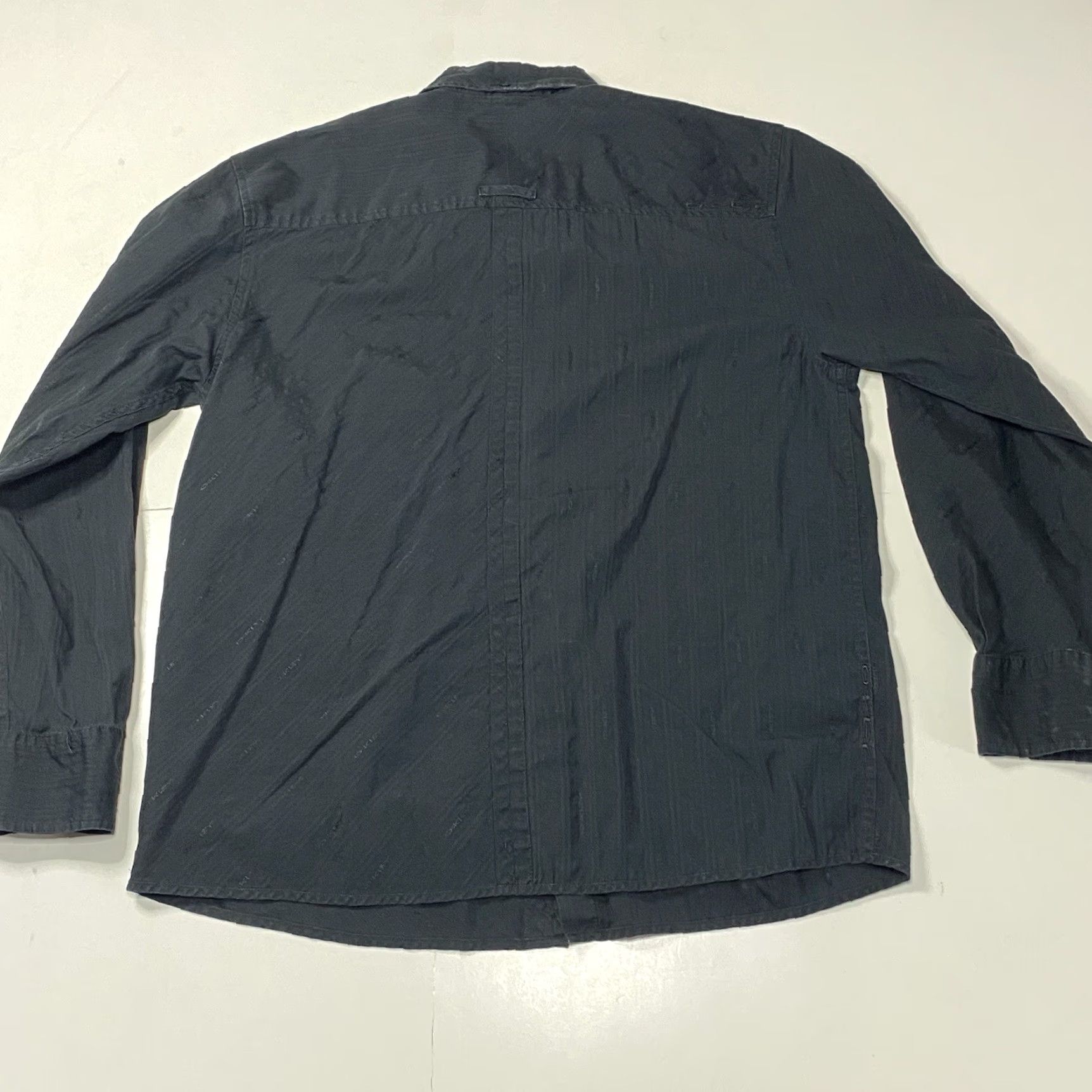 Oakley VINTAGE Oakley Shirt Mens Large Long Sleeve Button Up Casual Skate Grunge AOP Size US L / EU 52-54 / 3 - 6 Thumbnail