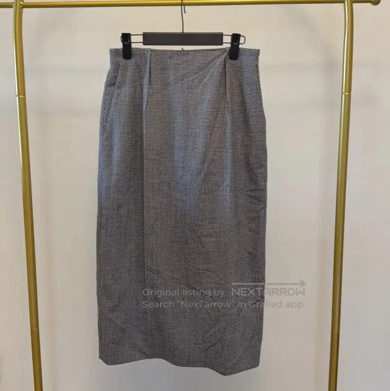 Fendi Fendi Black Checkered Long Skirt for Women . Size 23" - 1 Thumbnail