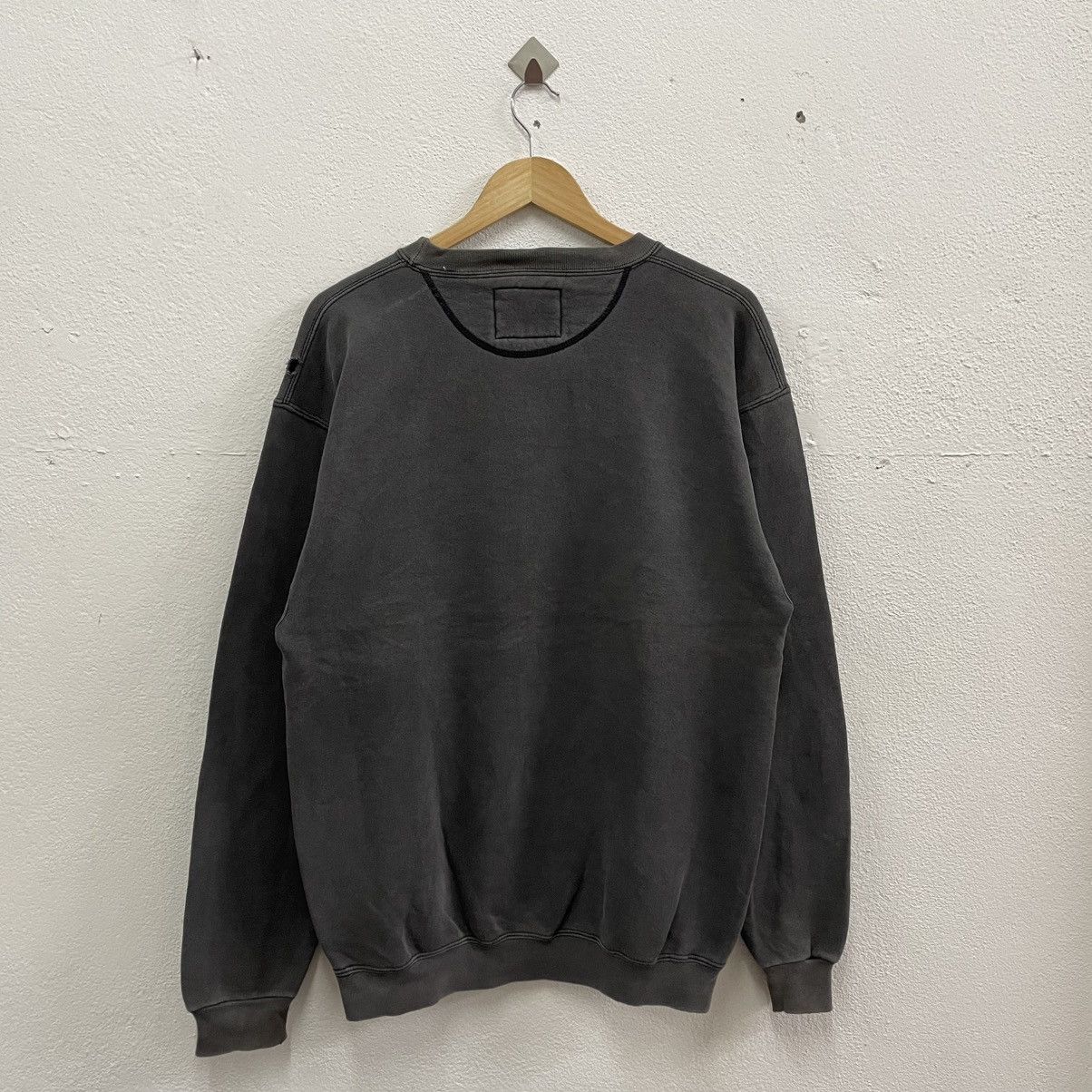 Guess × Vintage 🔥Vintage 90s Guess Embroidered Big Spellout Sweatshirts Size US M / EU 48-50 / 2 - 2 Thumbnail
