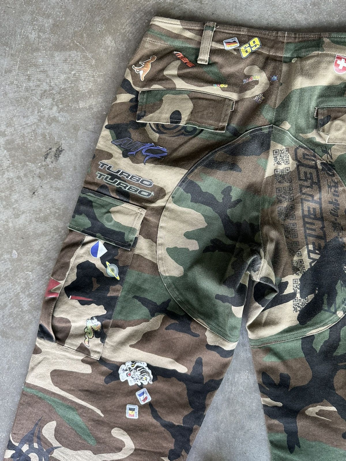 Vetements 2019 Vetements Camo Sticker Pants Size US 32 / EU 48 - 13 Thumbnail