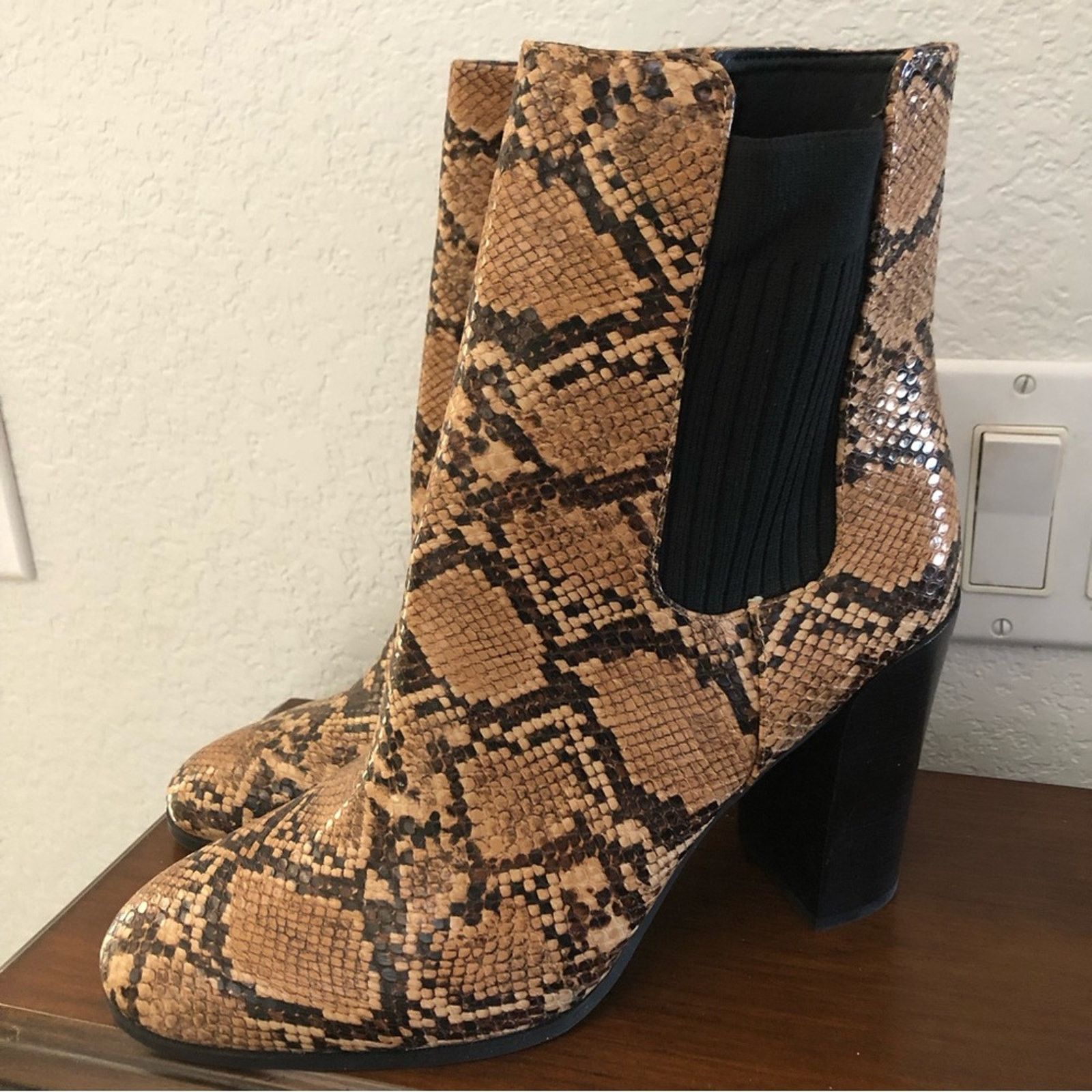 Kenneth Cole New York snake print chunky heel boot 10