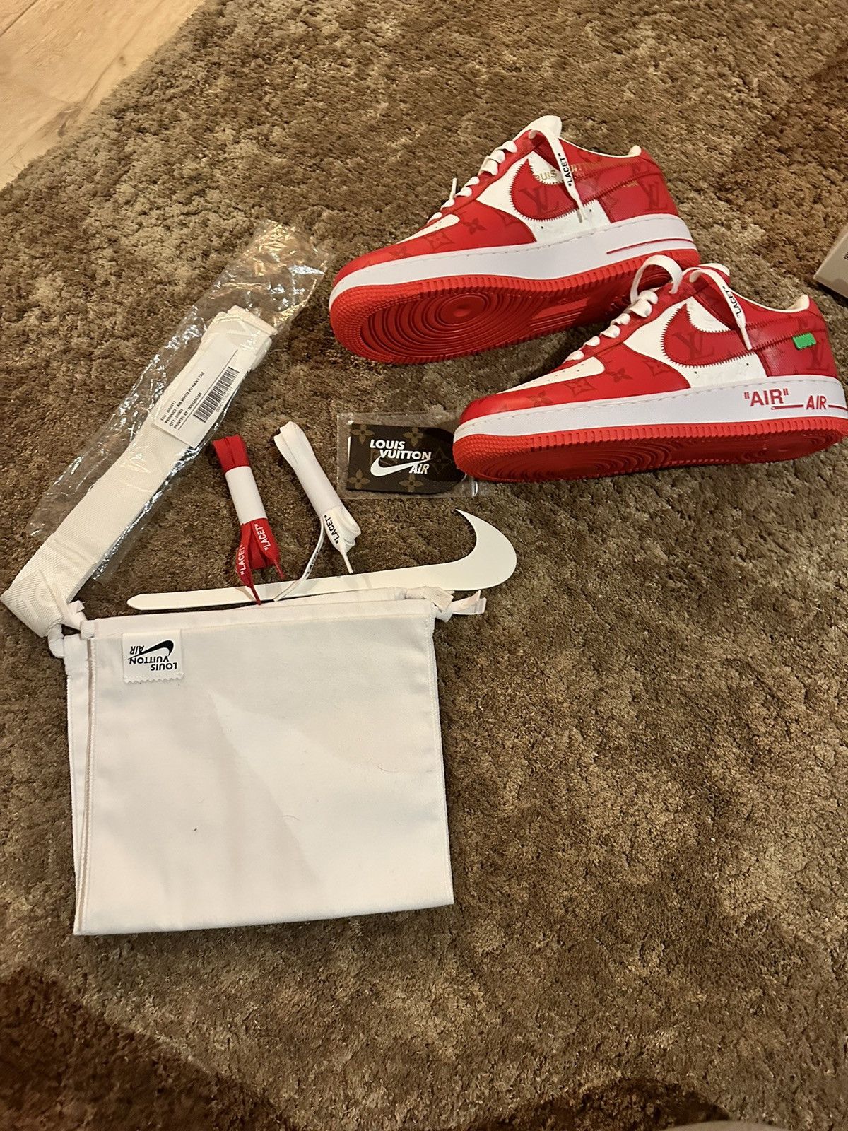 Louis vuitton x nike red/white