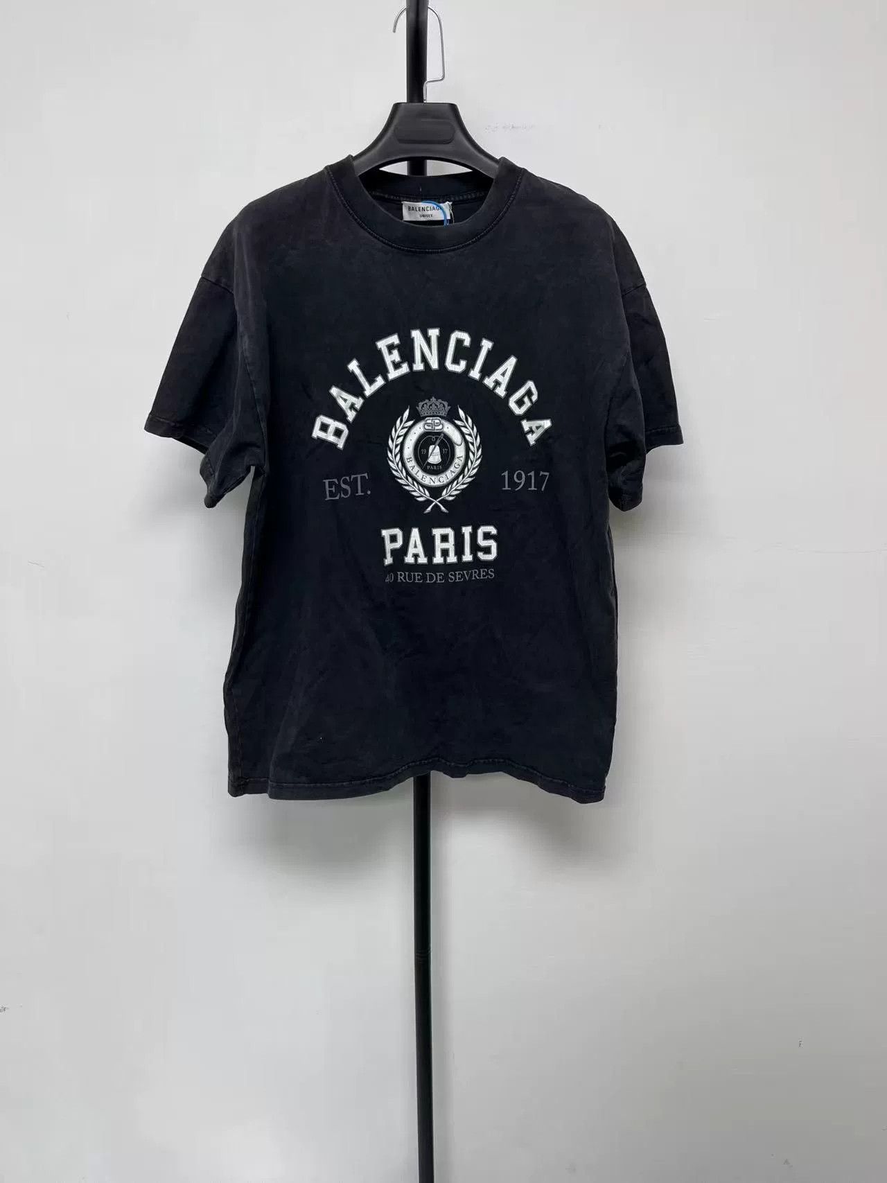 Balenciaga Balenciaga 1917 Logo Distressed Print T-shirt Size M / US 6-8 / IT 42-44 - 1 Thumbnail