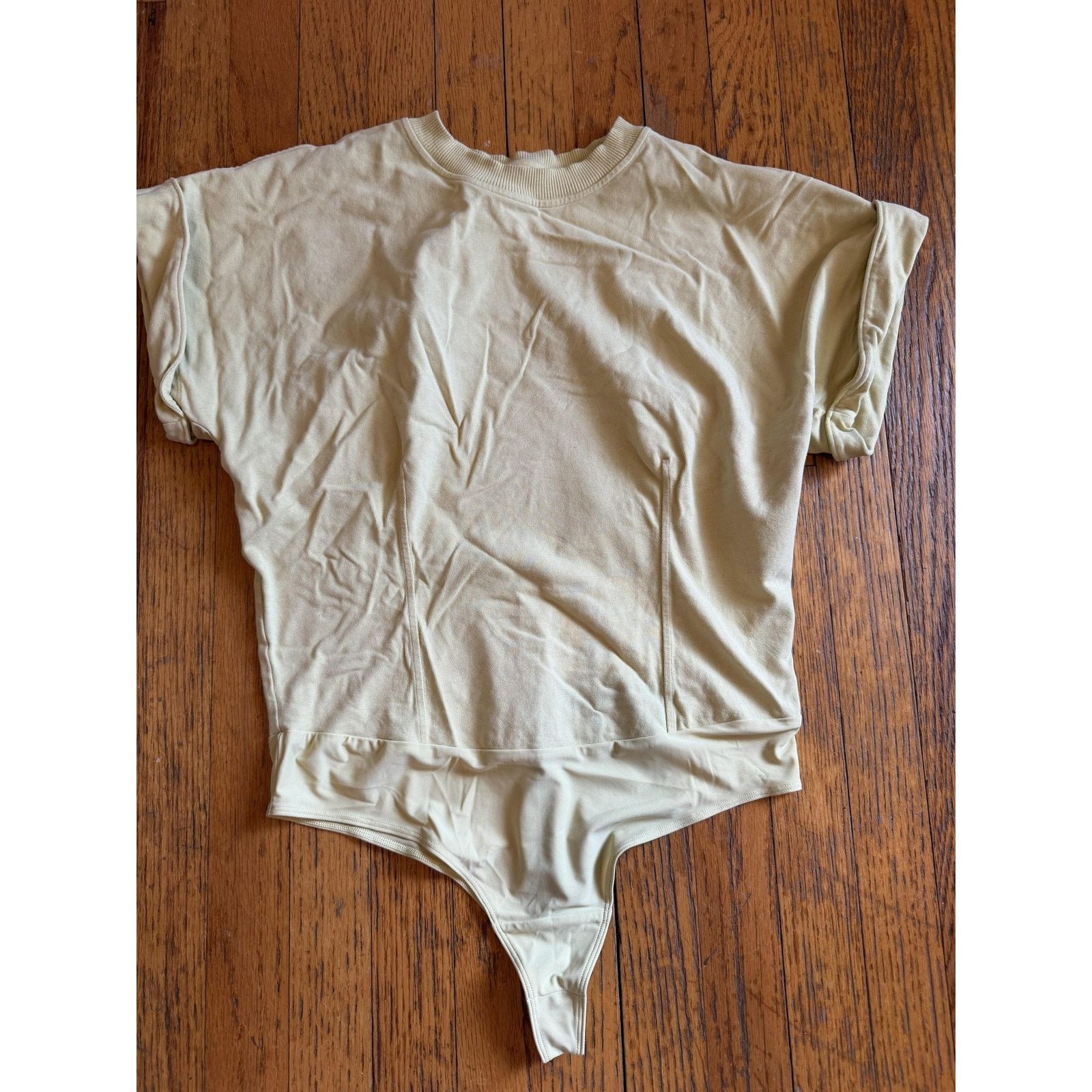 Lululemon Lululemon Bodysuit Womens Medium Yellow Open Back Thong Size S / US 4 / IT 40 - 1 Thumbnail