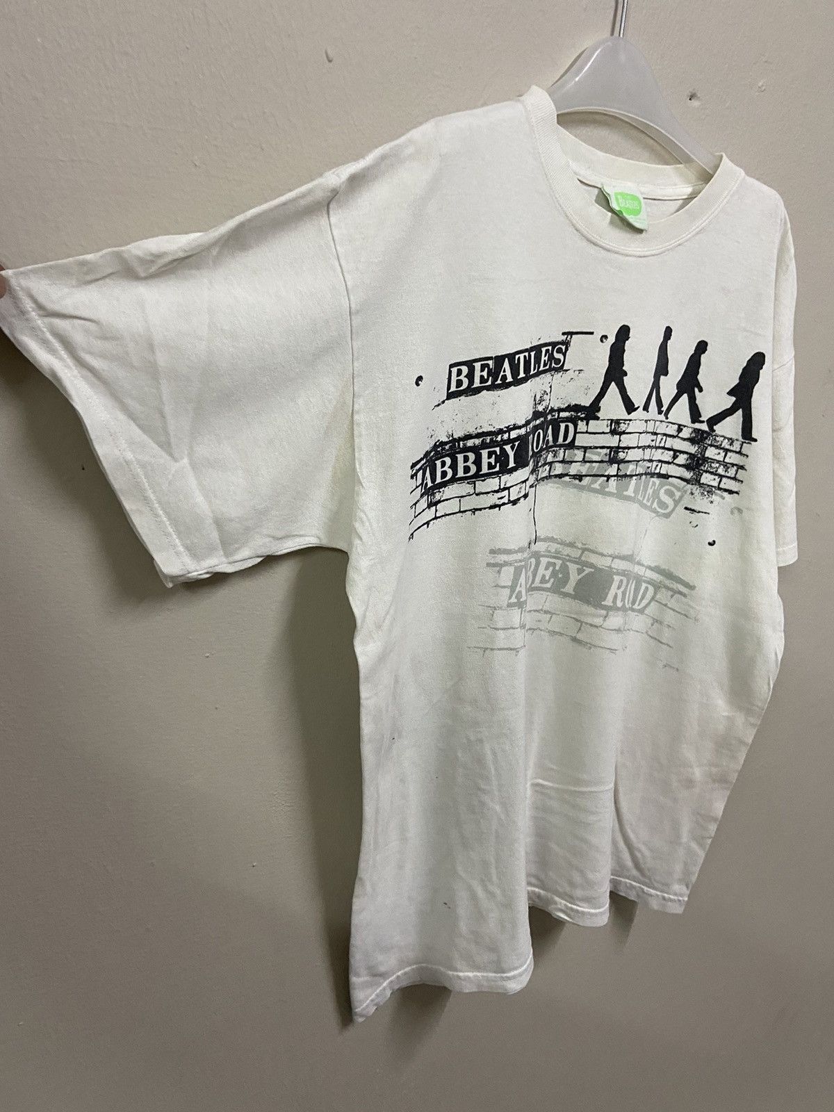 Band Tees × Vintage Crazy Vintage Y2KThe Beatles Band Graphic Tee! Size US L / EU 52-54 / 3 - 6 Thumbnail