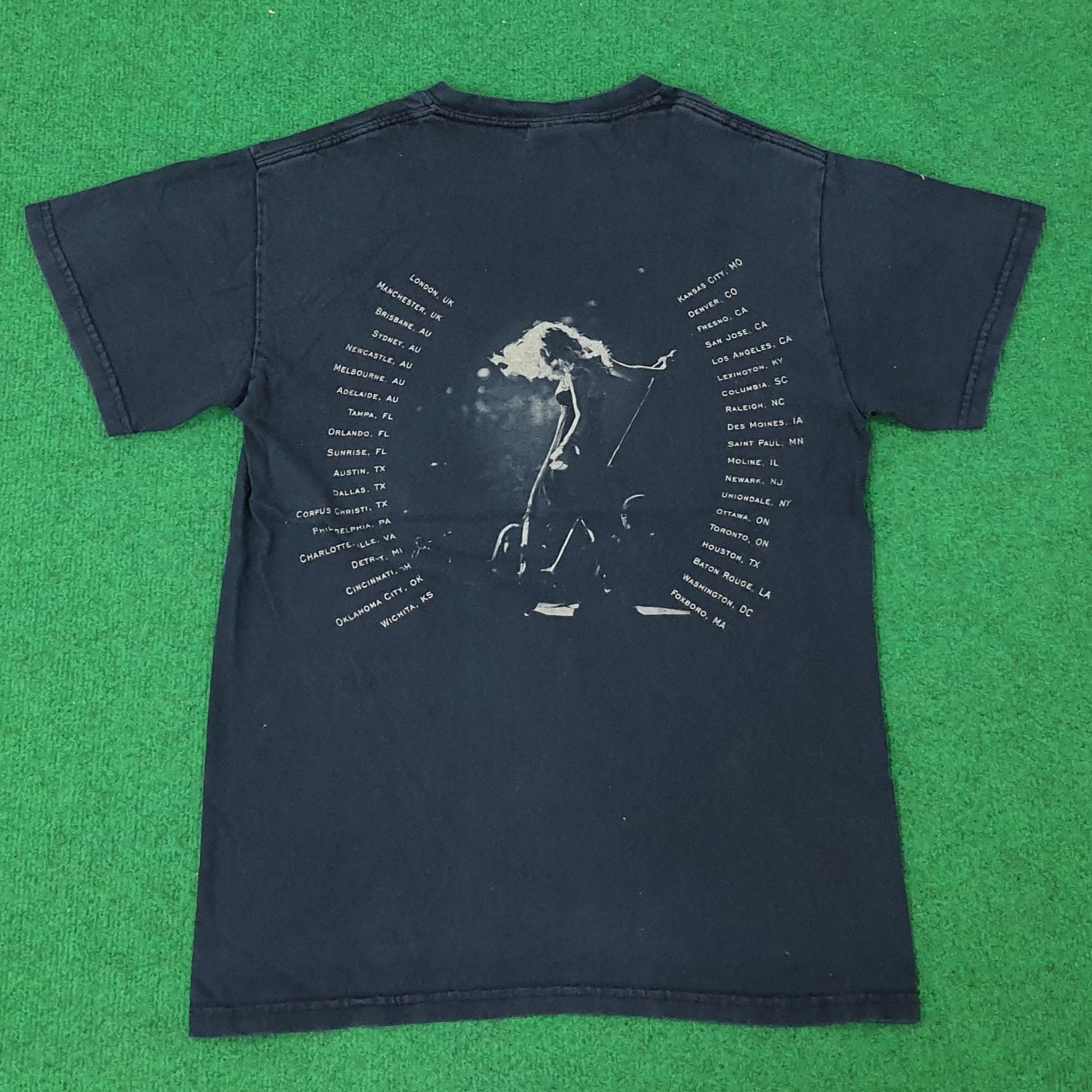 Band Tees Vintage Taylor Swift Tour Tees C249N72 Size US S / EU 44-46 / 1 - 3 Thumbnail