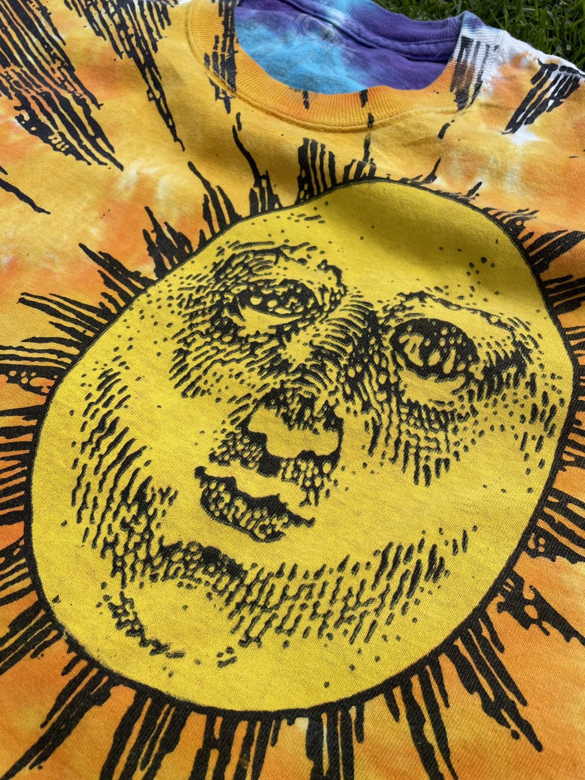 Liquid Blue 1992 Liquid Blue Sun&Moon AOP Size US L / EU 52-54 / 3 - 5 Thumbnail