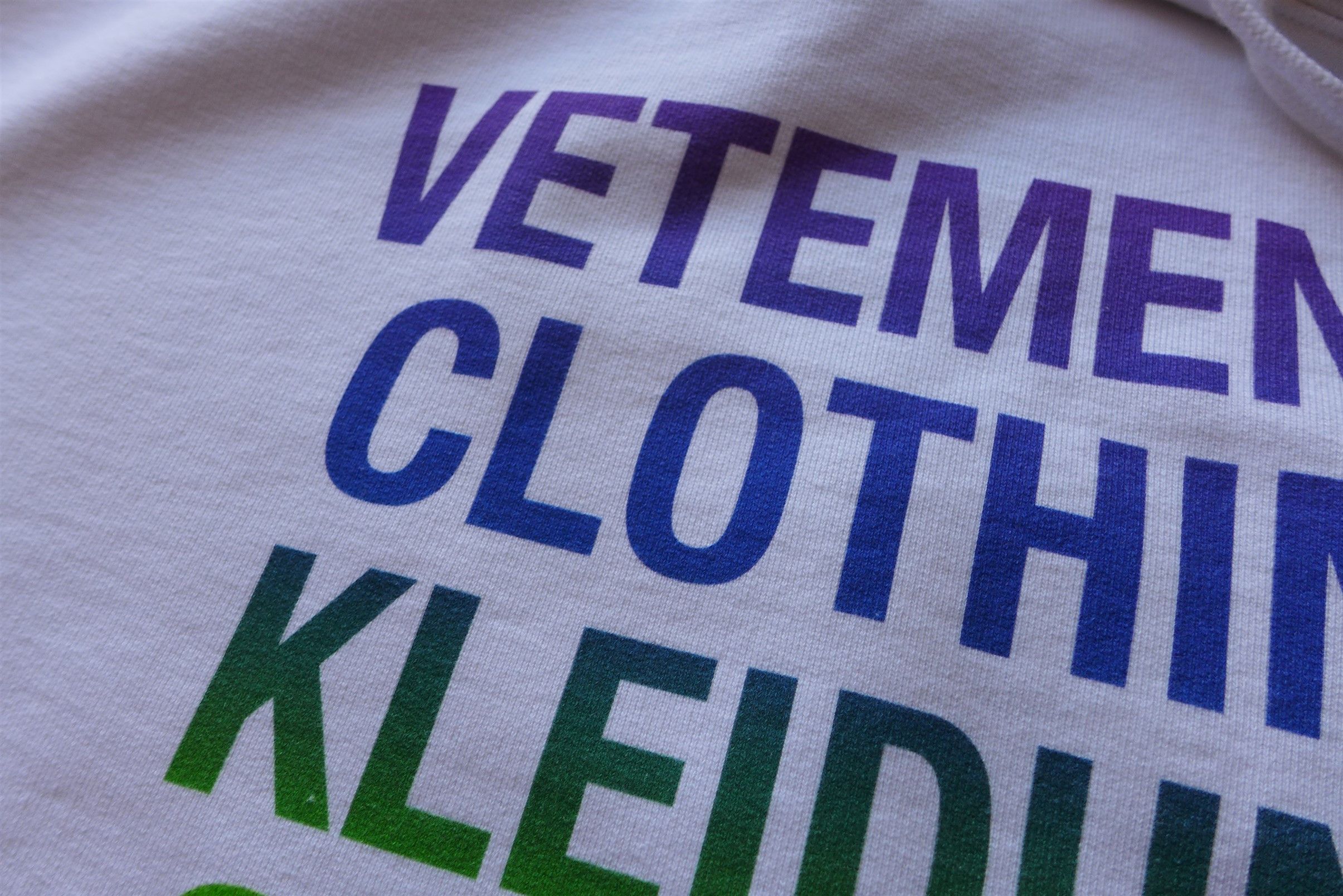 Vetements Vetements Translation Hoodie - White Rainbow Size US XL / EU 56 / 4 - 9 Thumbnail