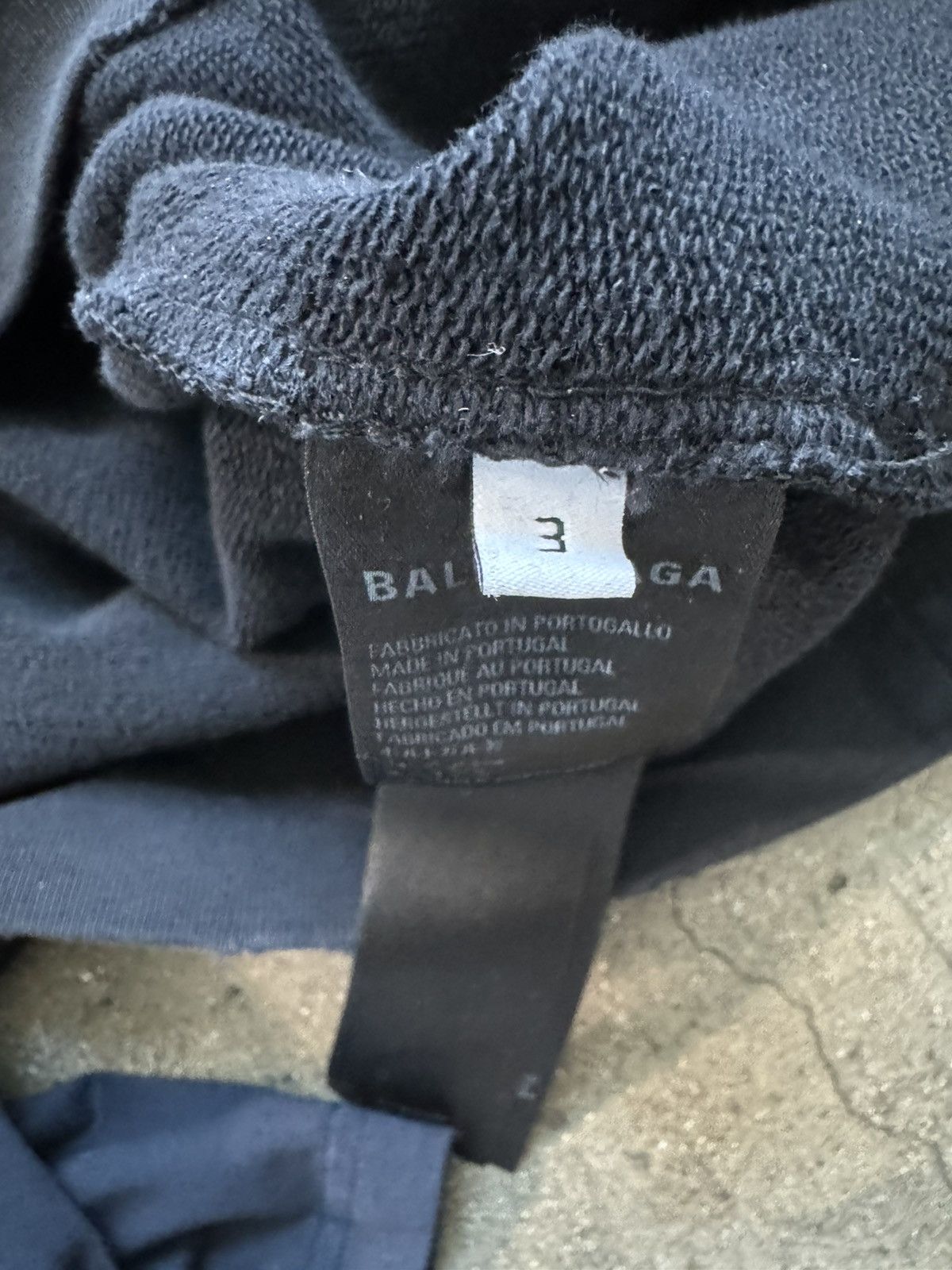 Balenciaga Balenciaga “BE DIFFERENT” Hoodie Size US L / EU 52-54 / 3 - 3 Thumbnail
