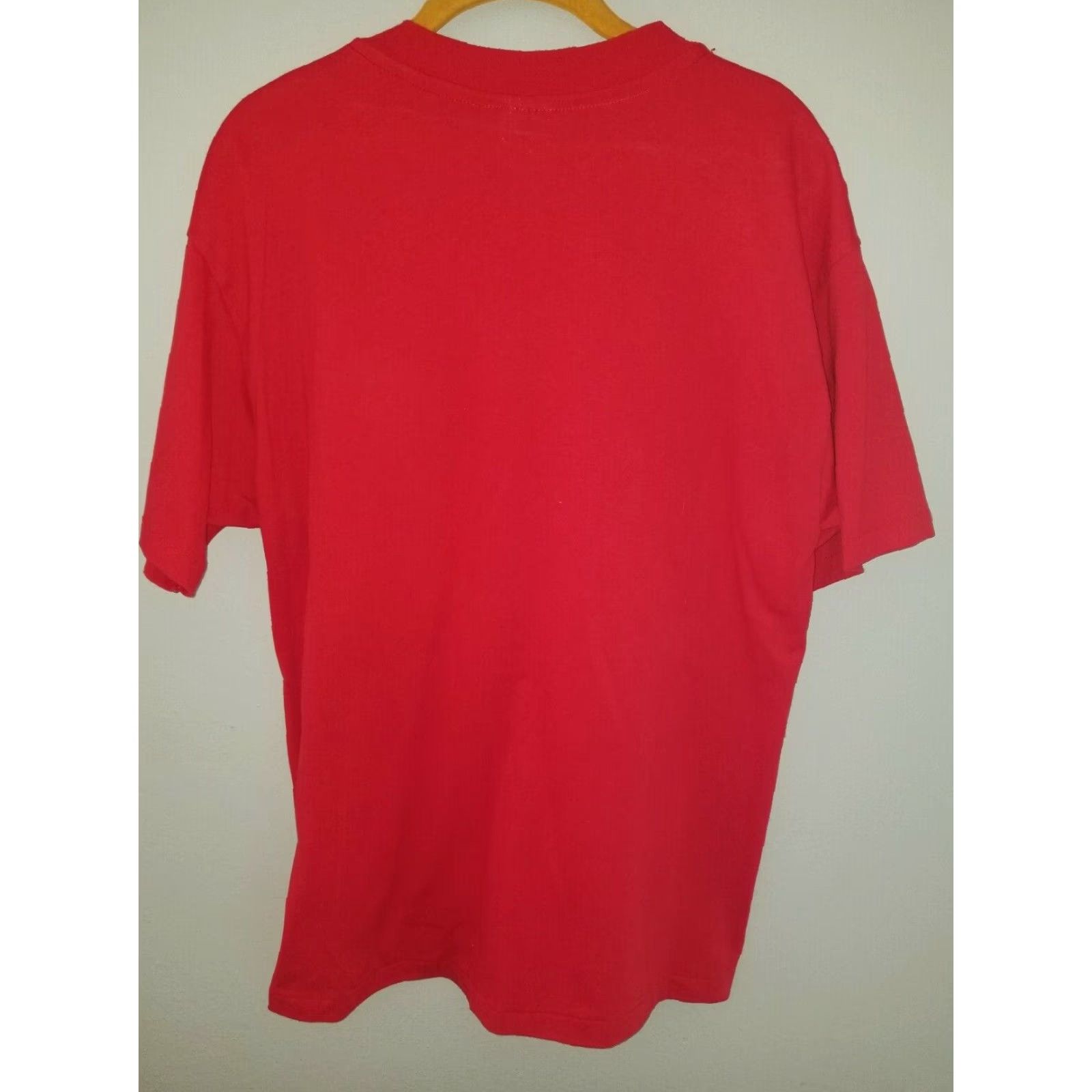 Hanes VINTAGE Hanes Mens L 50/50 I BELIEVE IN SANTA CLAUS! T-SHIRT Sewn Applique RED Mens Shirts 1980s Size US L / EU 52-54 / 3 - 4 Thumbnail