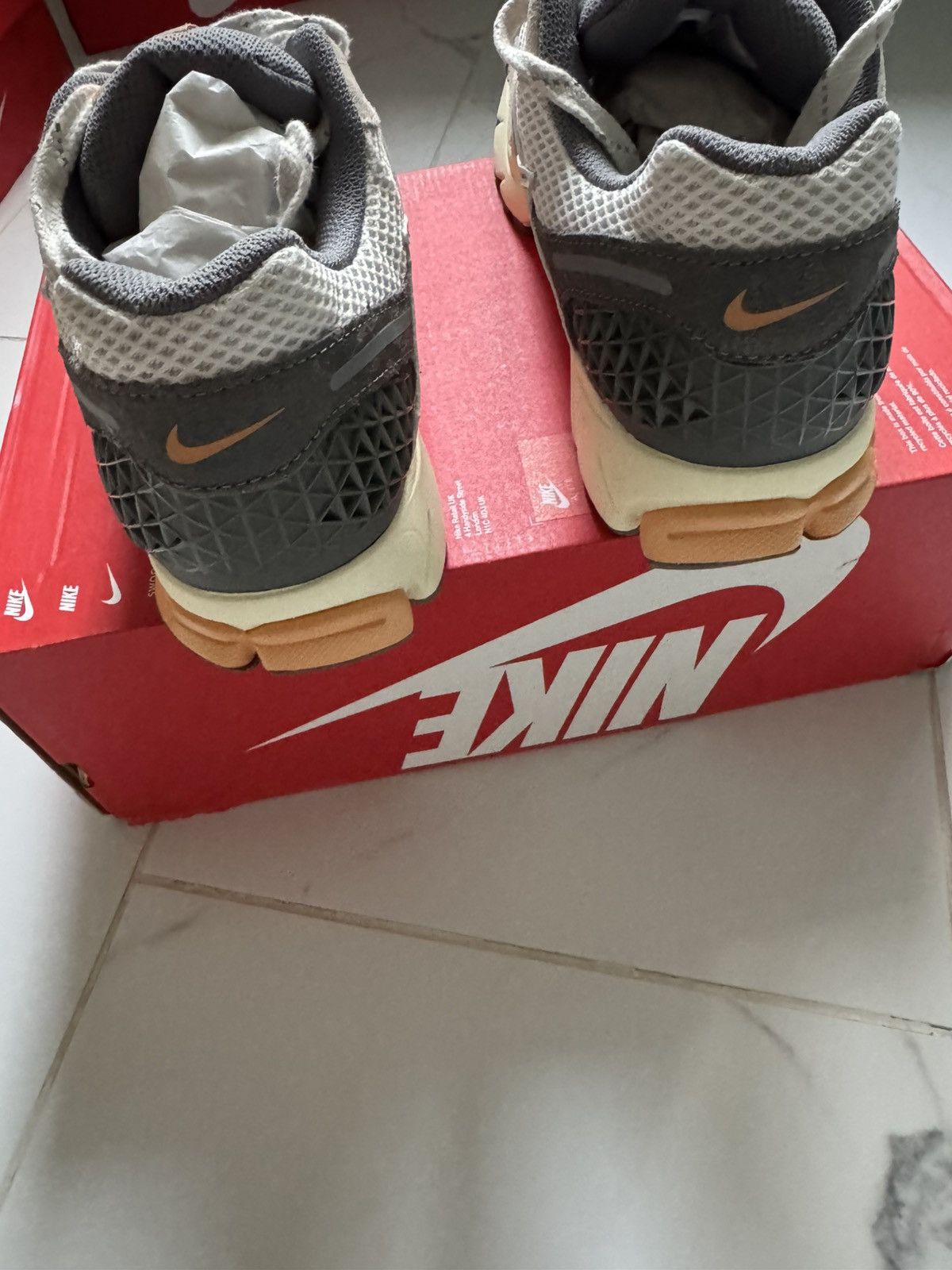 Nike Nike Vomero 5 Size US 11 / EU 44 - 4 Thumbnail