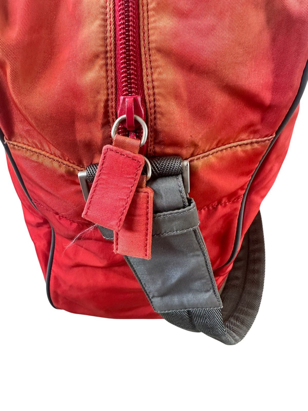 Prada Vtg Prada sport red nylon hand bag sun fadep Size ONE SIZE - 5 Thumbnail
