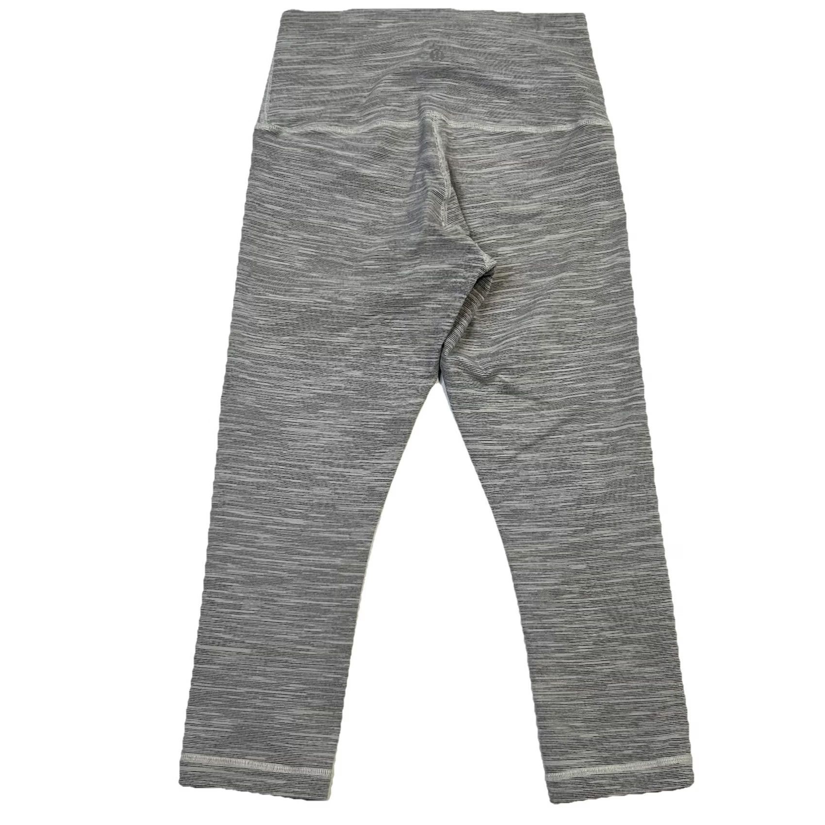 Lululemon Lululemon Wunder Under High Rise Crop Leggings Gray Striped Size 6 Womens Athletic Activewear Slim Ankle Size 28" / US 6 / IT 42 - 2 Thumbnail