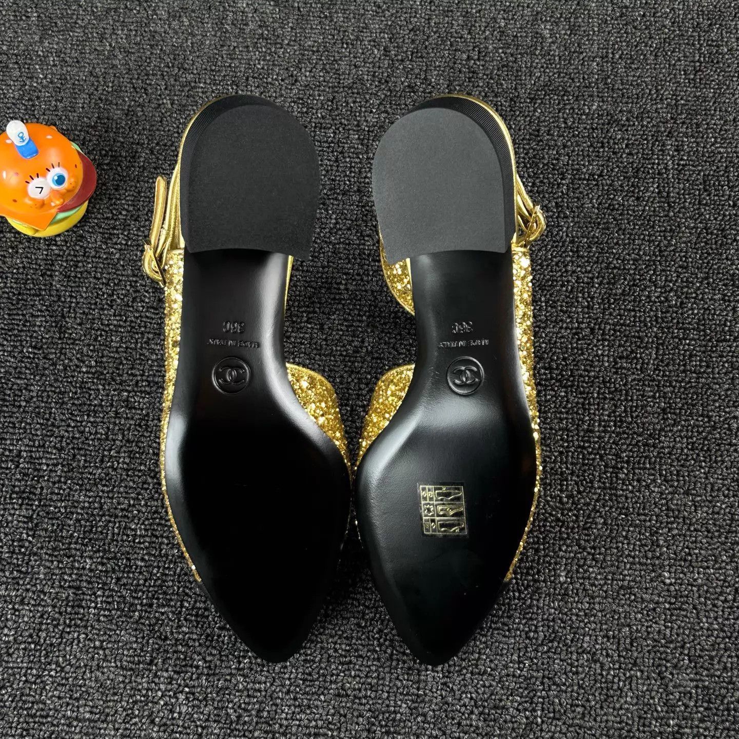 Chanel Chanel Women's Gold Sequin Pumps 36 Size US 5.5 / IT 35.5 - 6 Thumbnail