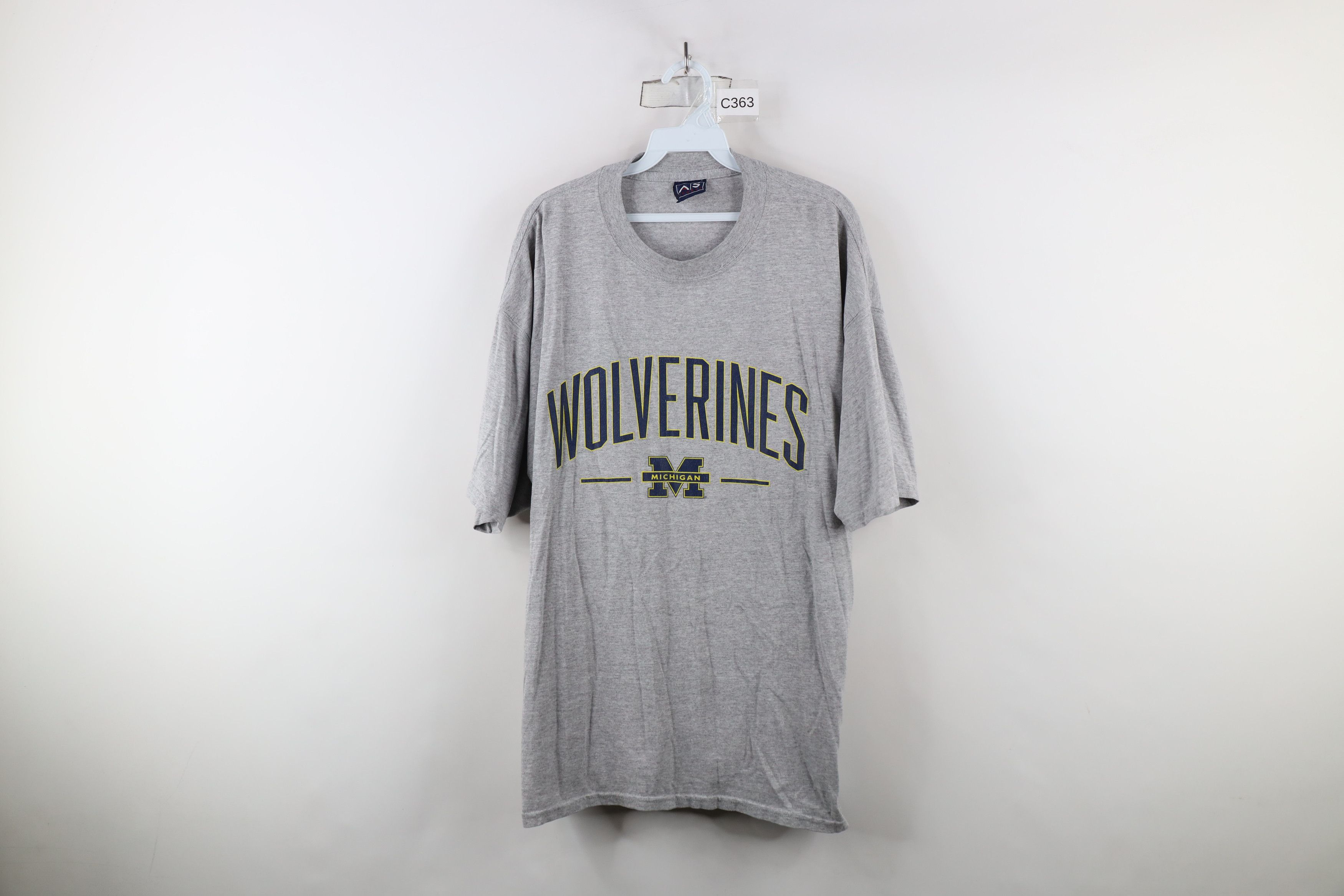 Vintage Vintage 90s University of Michigan Short Sleeve T-Shirt Gray Size US XXL / EU 58 / 5 - 1 Thumbnail
