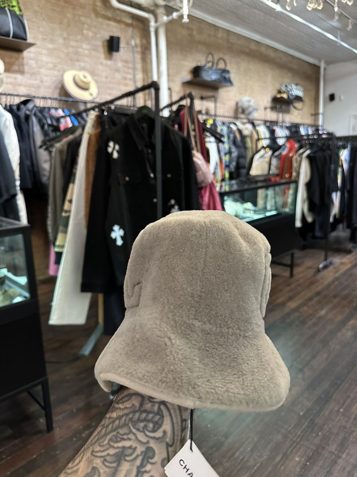 Chanel Chanel NEW grey shearling fluffy fuzzy bucket hat Size ONE SIZE - 5 Thumbnail