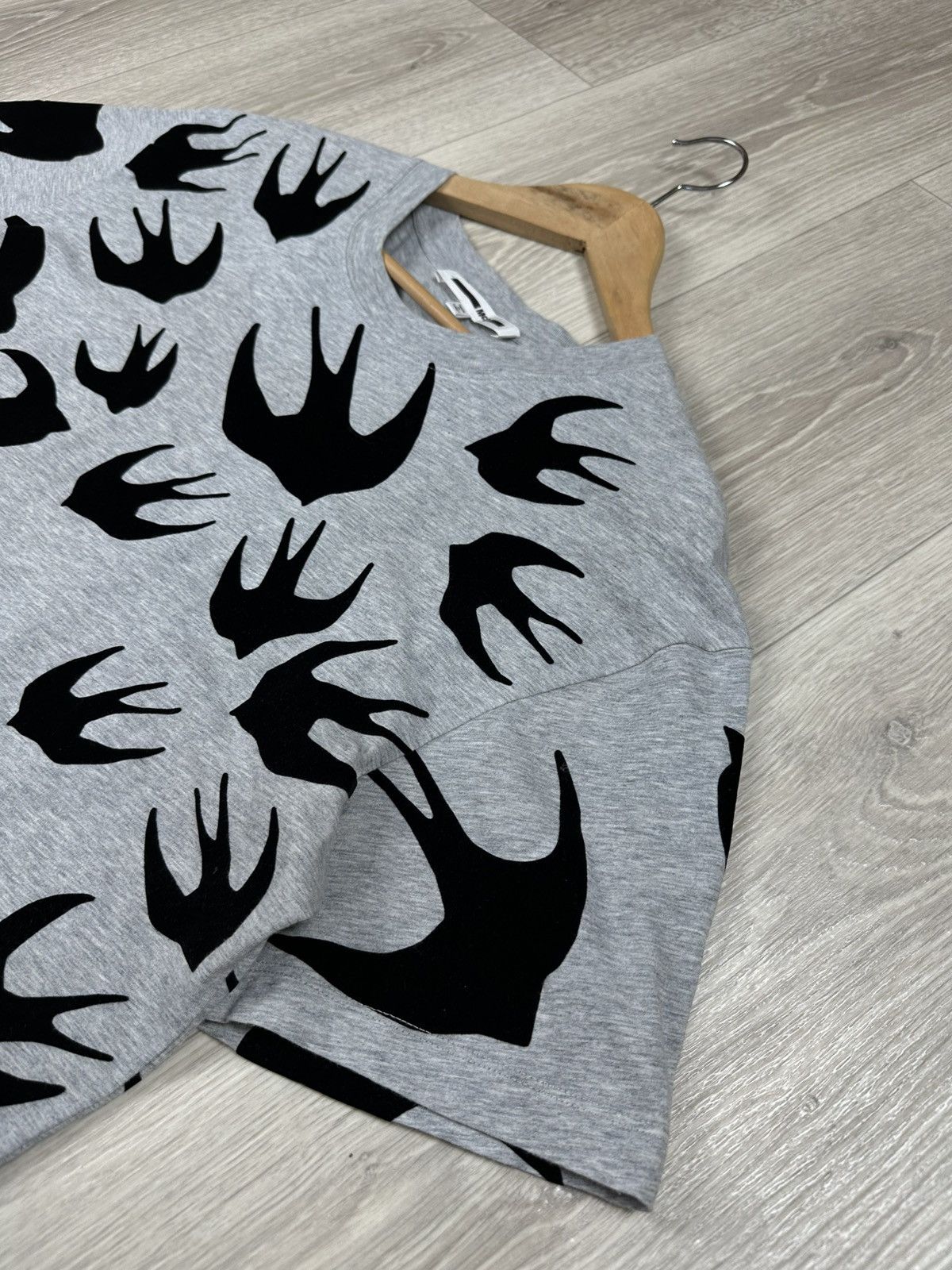 Alexander McQueen Alexander McQueen Bird Graphic T-Shirt Size M Size US M / EU 48-50 / 2 - 4 Thumbnail