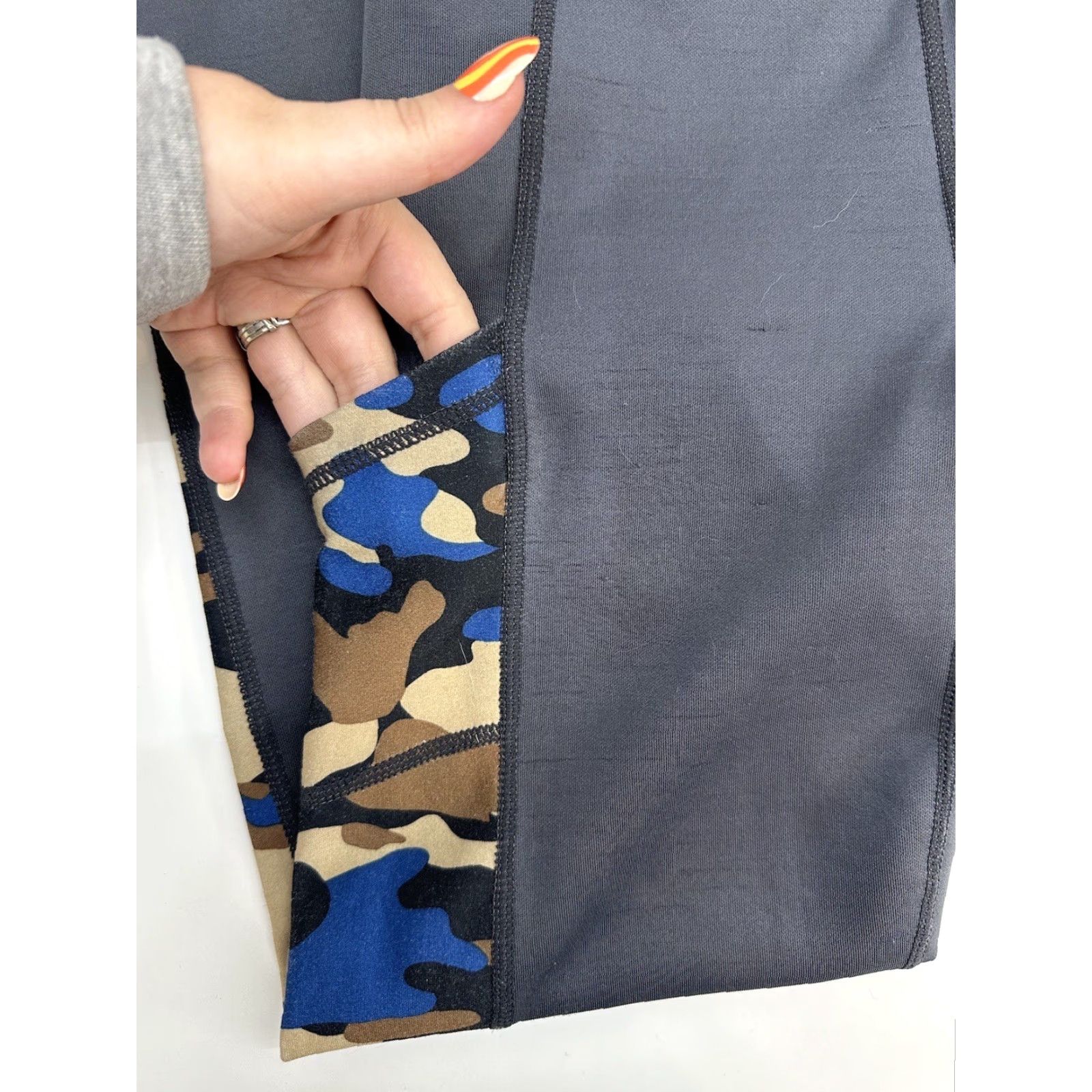 Vintage Womens JVINI Leggings Size Small Medium Gray Camo Pockets Activewear Size 28" / US 6 / IT 42 - 2 Thumbnail