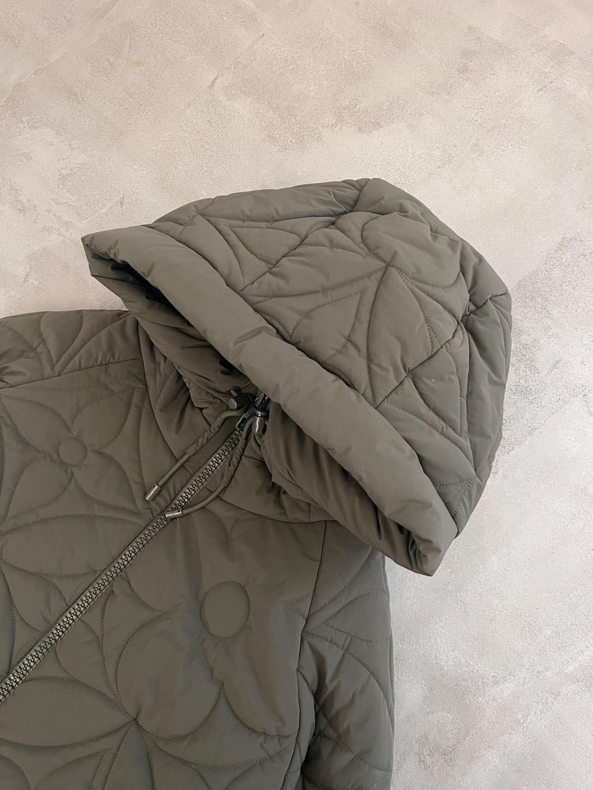 Louis Vuitton Louis Vuitton Quilted Hoodie Puffer Jacket Size US L / EU 52-54 / 3 - 3 Thumbnail