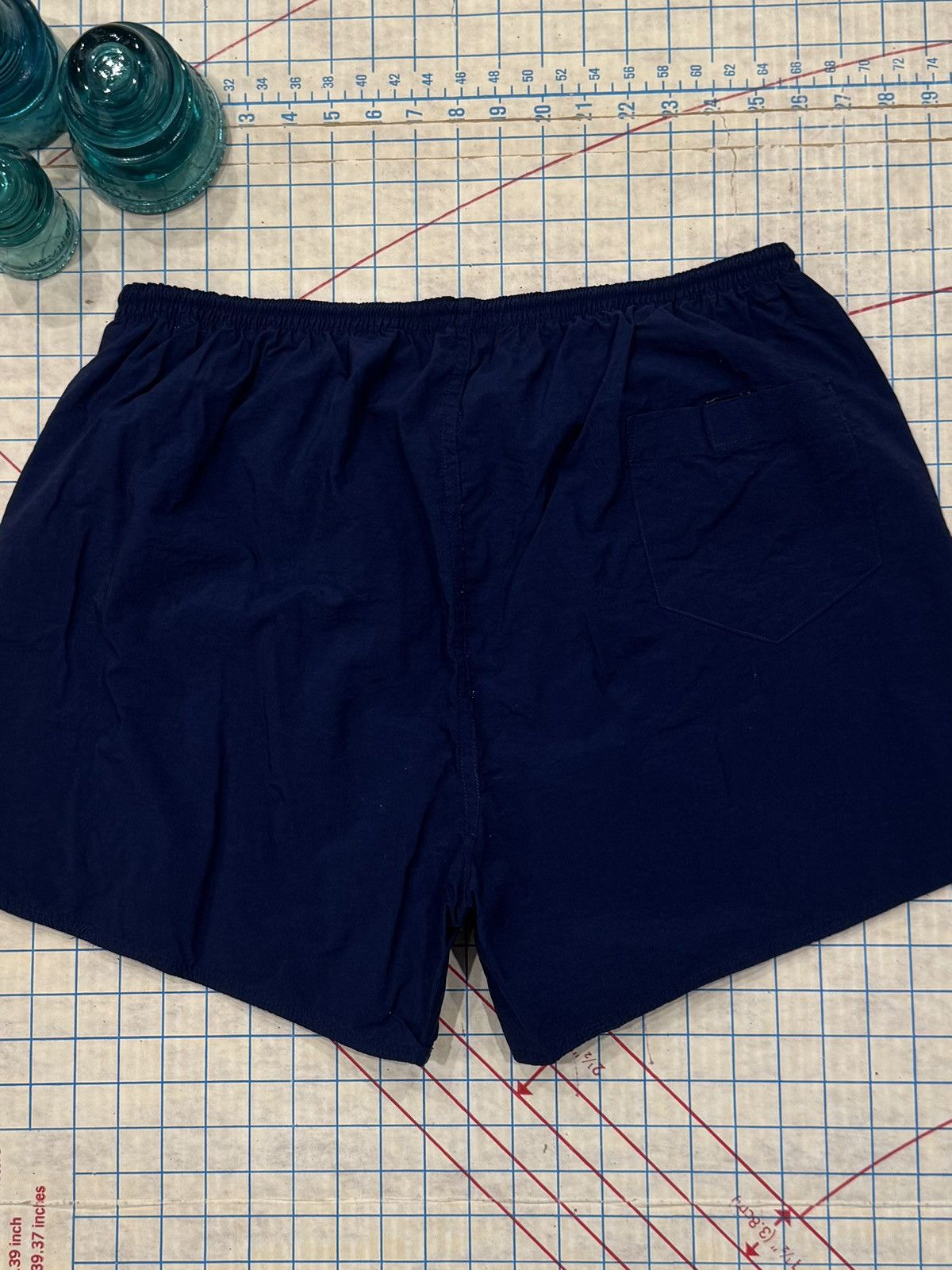 Nike Vintage 90’s Nike White Tag Shorts Navy Size XL 4” Inseam Size US 38 / EU 54 - 12 Thumbnail