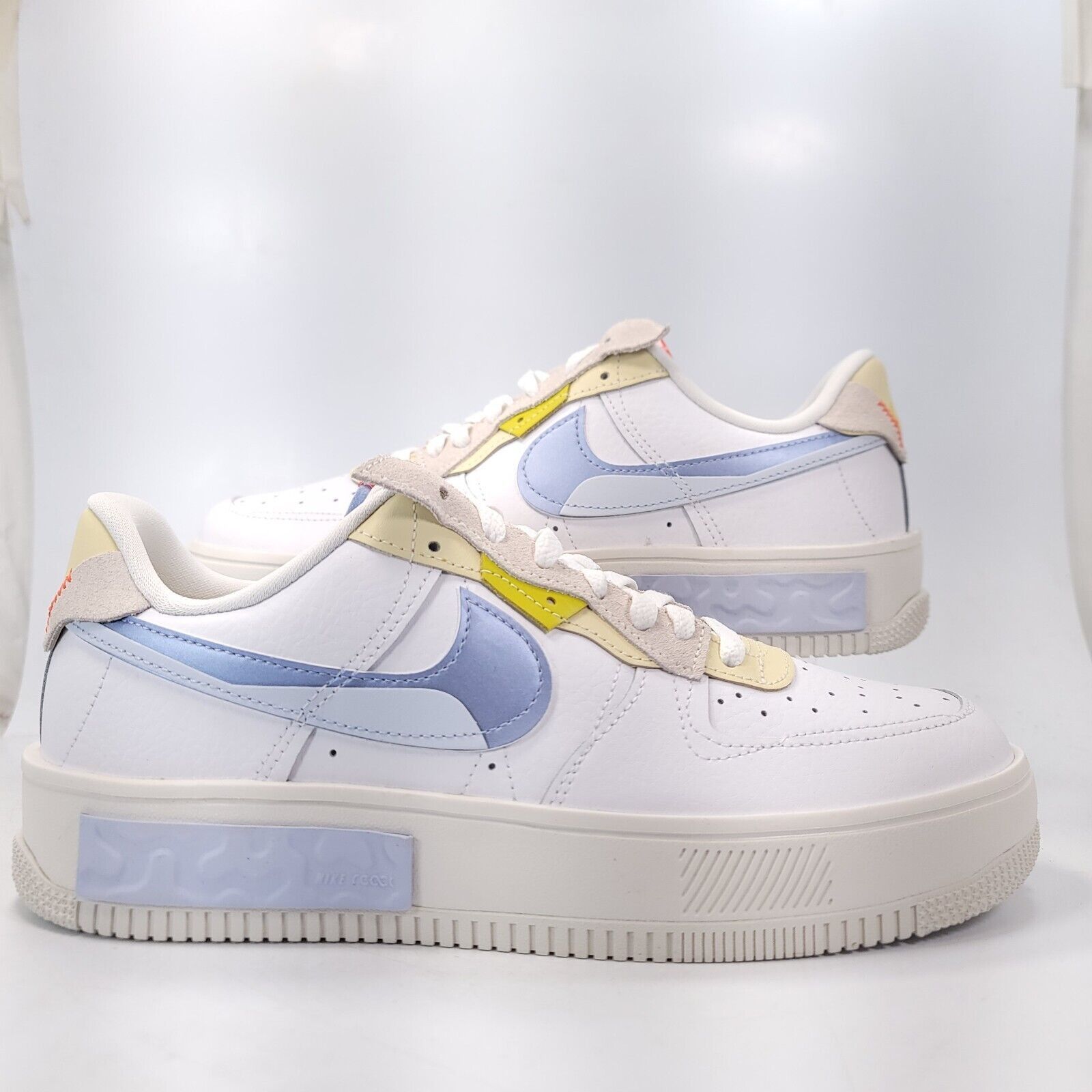Nike Nike Air Force 1 Fontanka Shoe Womens Size 11.5 DV2175-100 Size US 11.5 / IT 41.5 - 6 Thumbnail