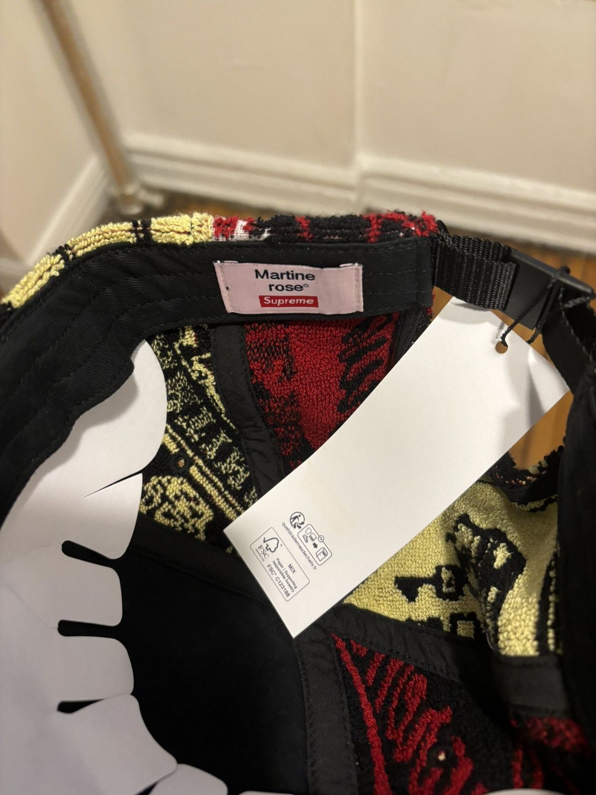 Supreme x Martine Rose Towel 6-Panel 黒 Supreme Martine Rose Towel 6-Panel (FW24) - $98