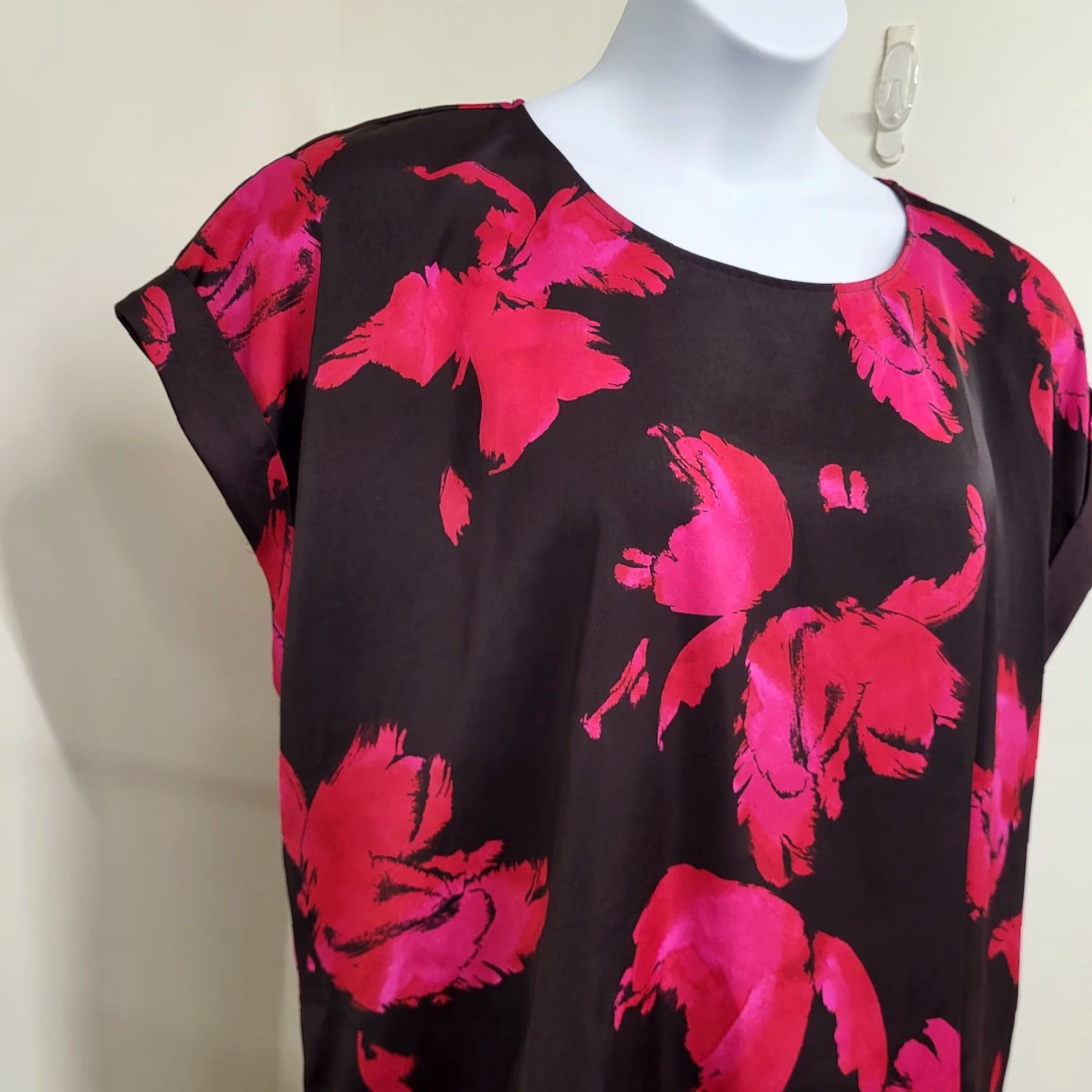 Nine West Nine West Blouse Women's XXL Red Silky Floral Top Classy Professional Bangkok? Size XXL / US 16-18 / IT 52-54 - 3 Thumbnail
