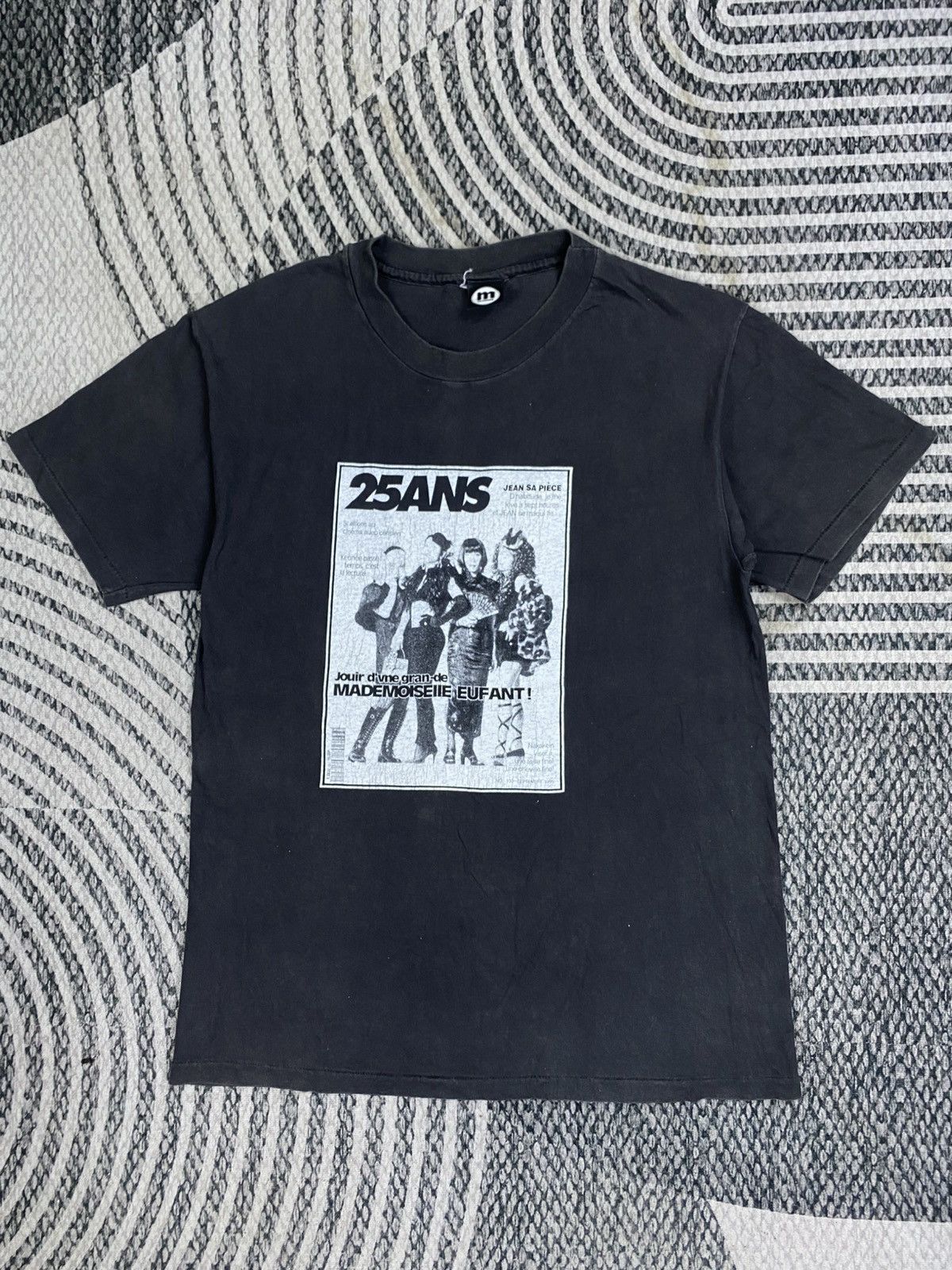 Japanese Brand Vtg Mr.Children Japan Band Tee 25ANS Shortsleeve Shirt Size US S / EU 44-46 / 1 - 1 Thumbnail