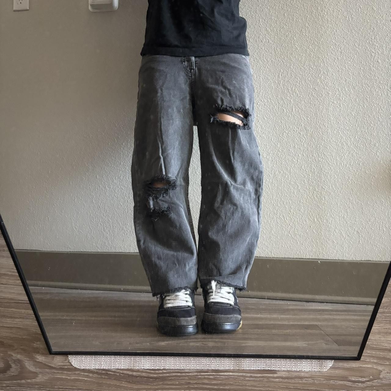 Vintage Crazy Vintage Y2K/2000s Grunge Black Distressed Denim Jeans! 28x23 Size US 28 / EU 44 - 1 Thumbnail