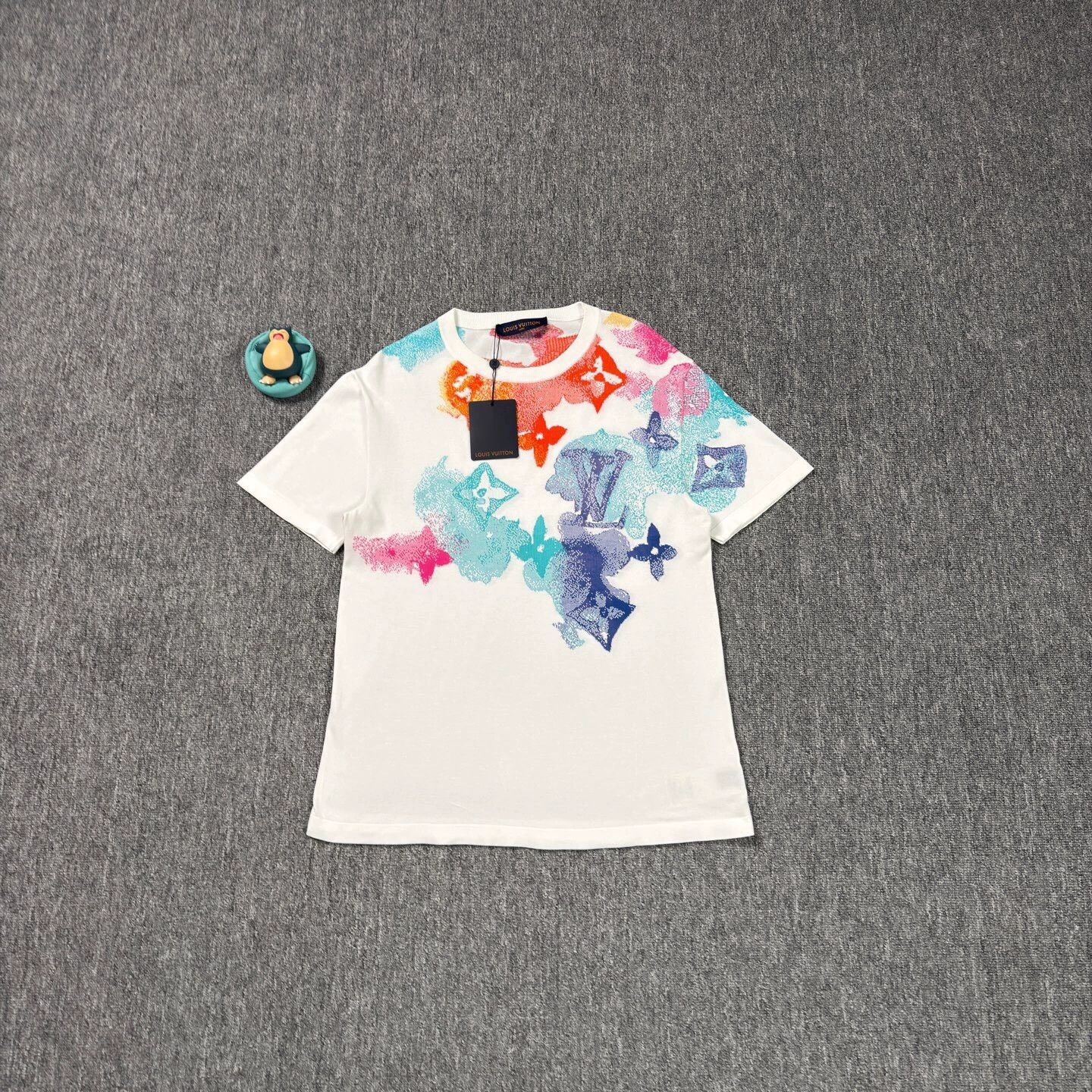 Louis Vuitton LV ink floral white short sleeve tee M like new Size US M / EU 48-50 / 2 - 1 Thumbnail