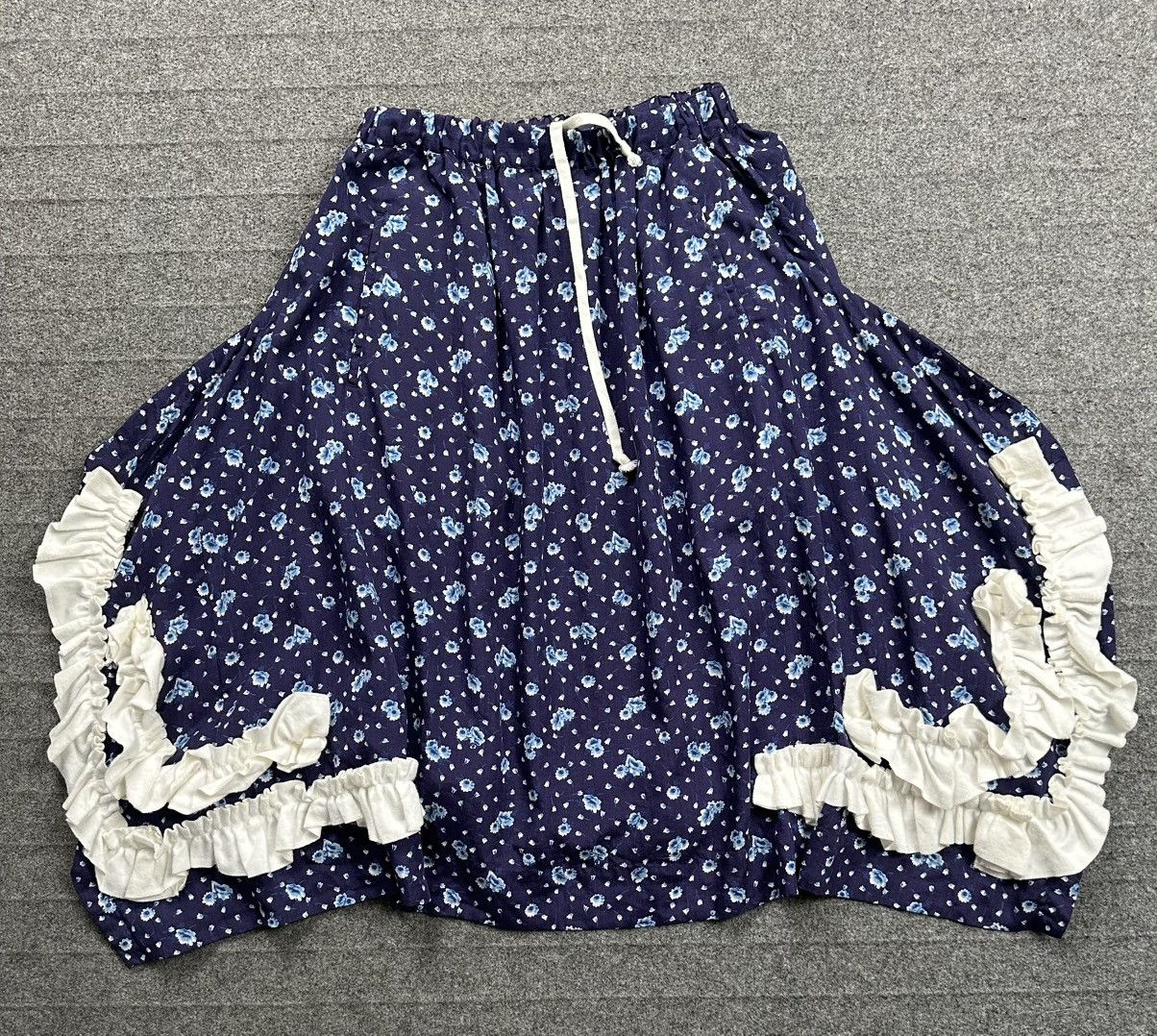 Comme des Garcons Comme Des Garcons - 2021 Floral Print Frill Decorative Patch Size 28" / US 6 / IT 42 - 1 Thumbnail