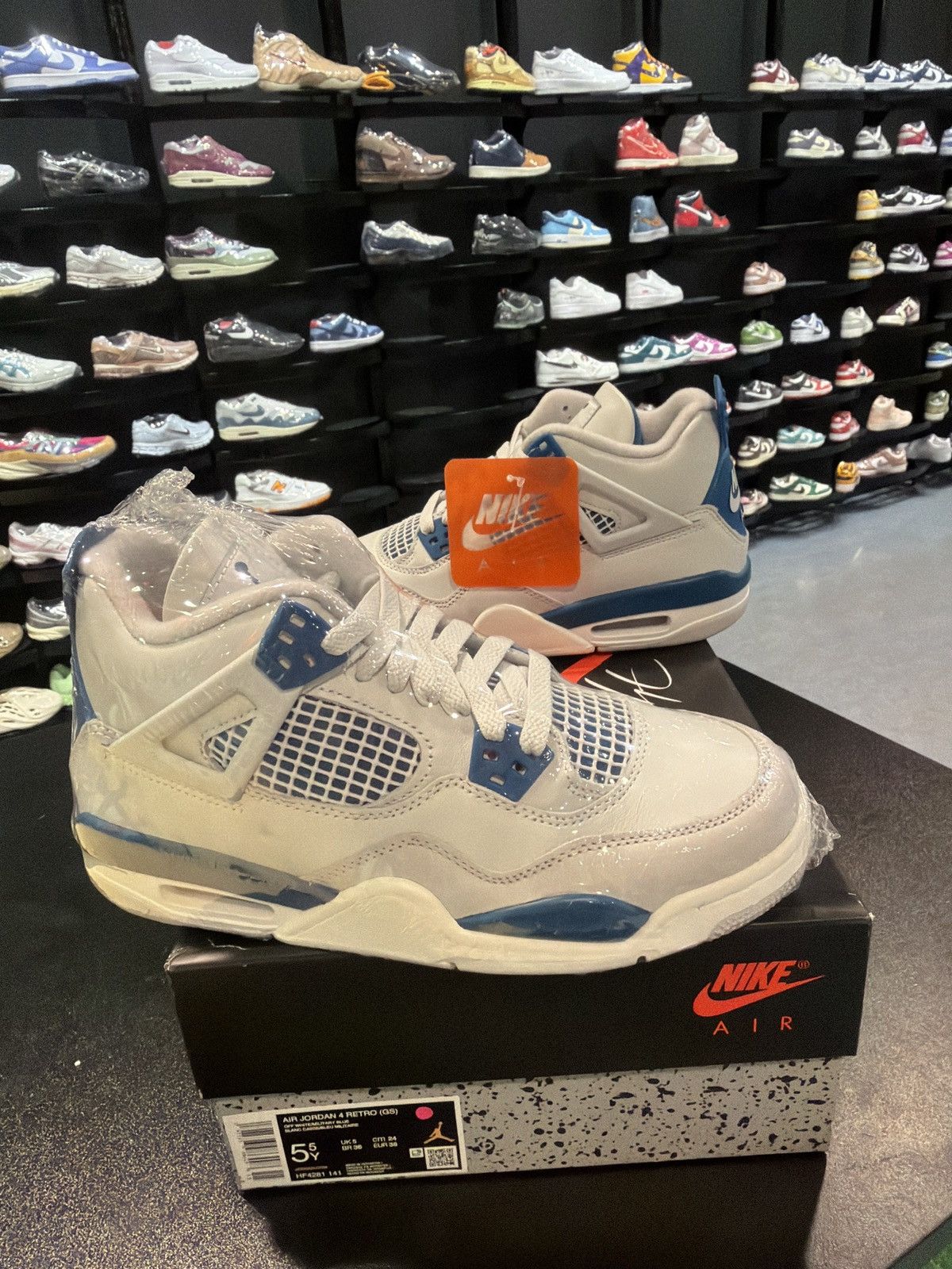 Jordan Brand Jordan 4 Military blue Size-5.5y Brand New Quick Shipping Size US 5.5 / EU 38 - 1 Thumbnail