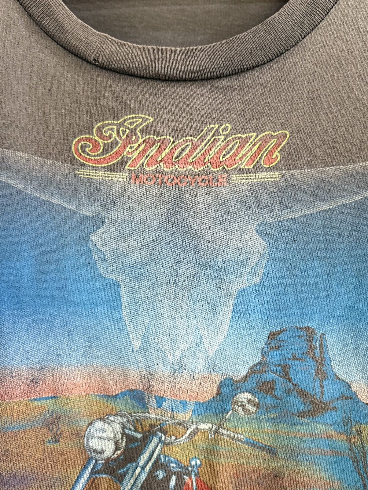 Harley Davidson Thrashed Vintage 90s Indian Motocycle Sun Faded Tee Size US XL / EU 56 / 4 - 3 Thumbnail