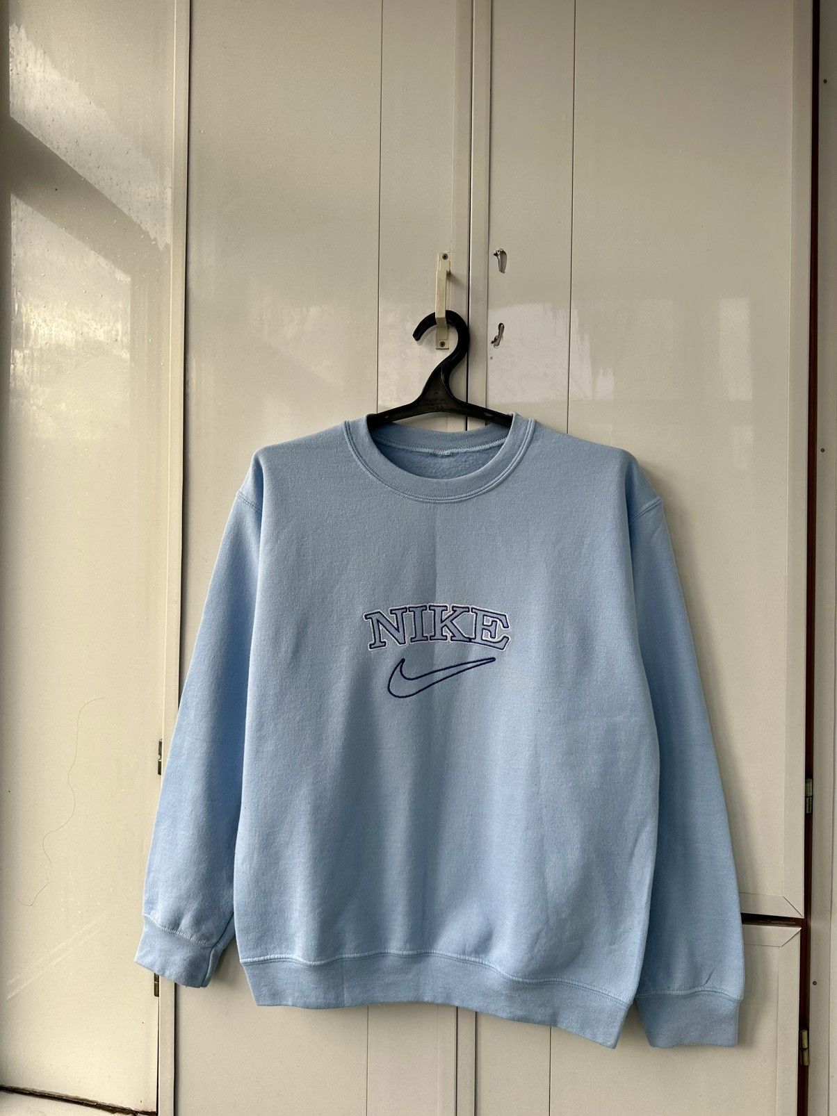 Nike Vintage Nike Sweatshirt Sky Centre Swoosh Logo Size US M / EU 48-50 / 2 - 5 Thumbnail