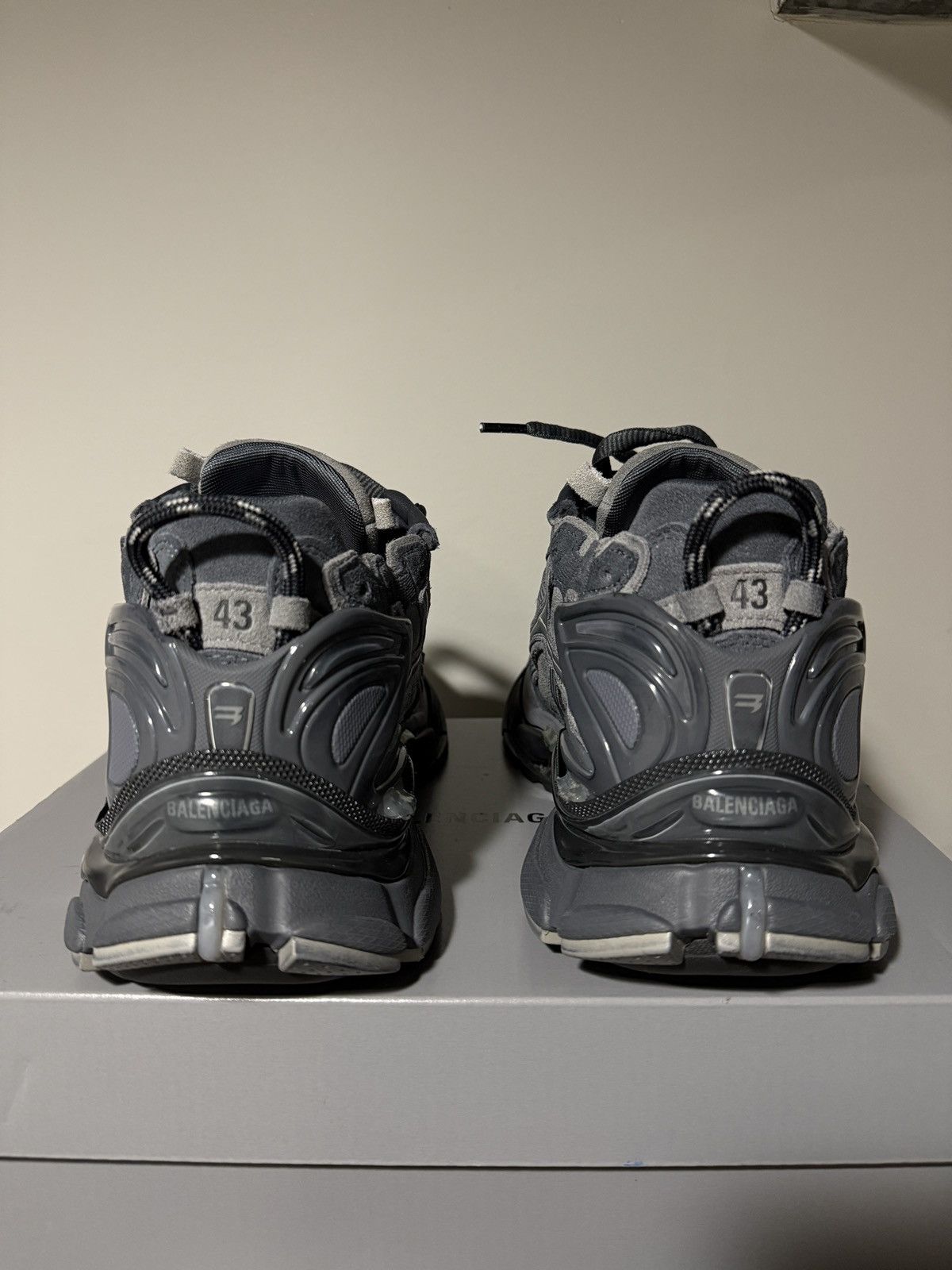 Balenciaga Nwt Balenciaga Runner Sneaker Grey Size US 10.5 / EU 43-44 - 6 Thumbnail