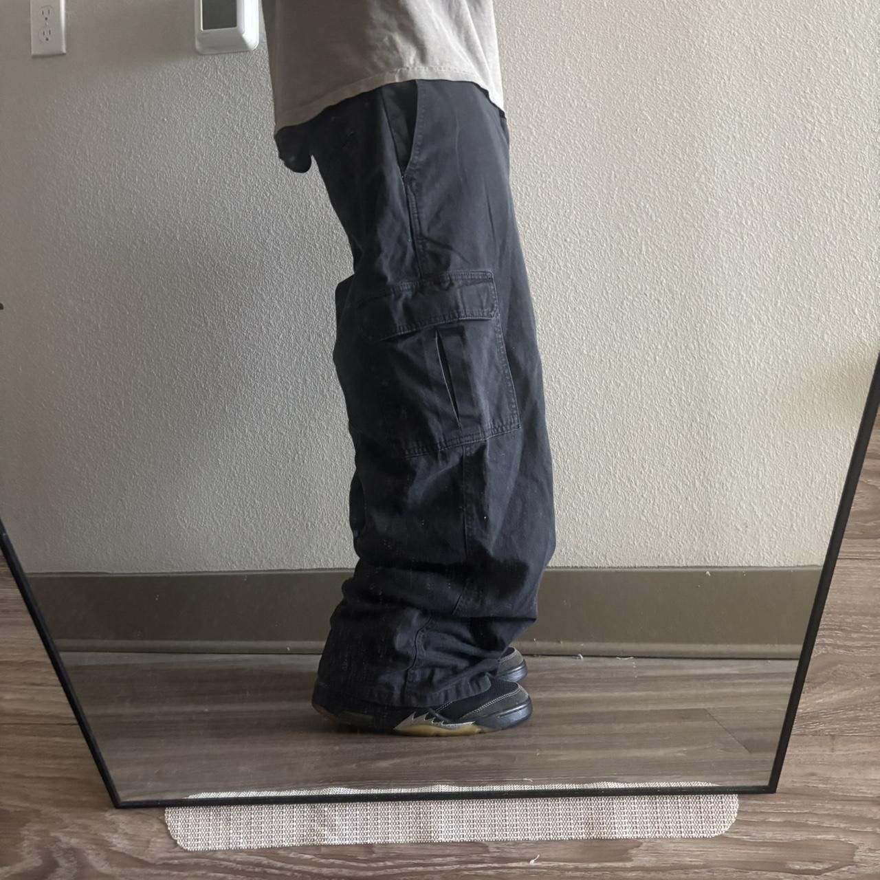Vintage Crazy Vintage Y2K/2000s Baggy Black Skater Style Cargo Pants! 35x29 Size US 35 - 2 Thumbnail